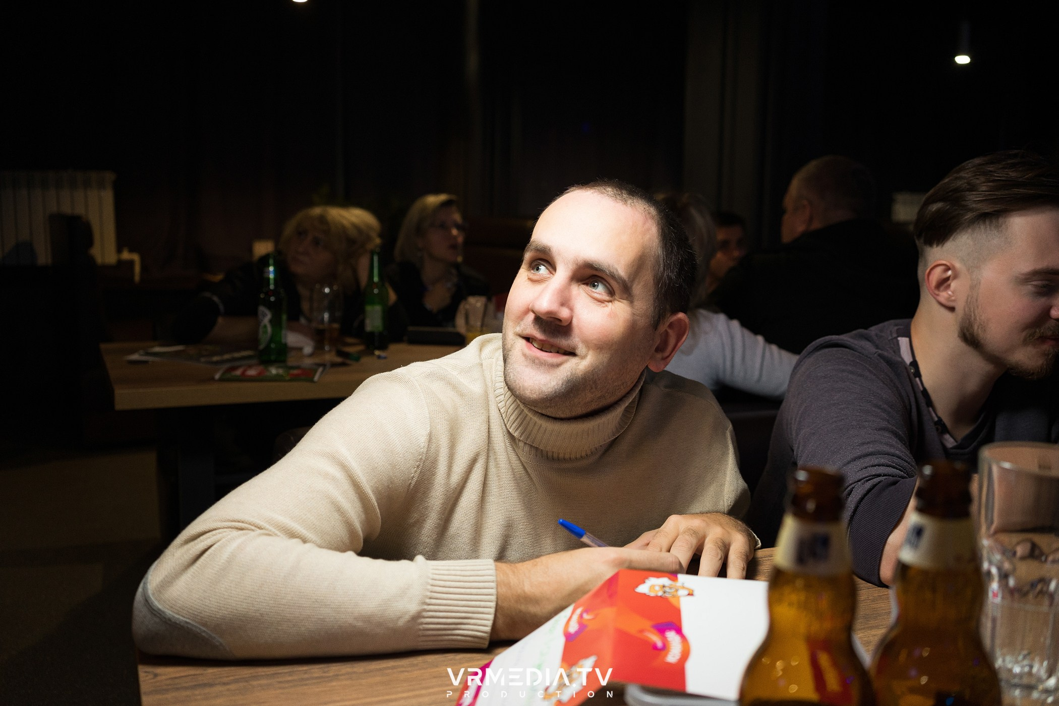 Эйнштейн Party в баре «Друзья»