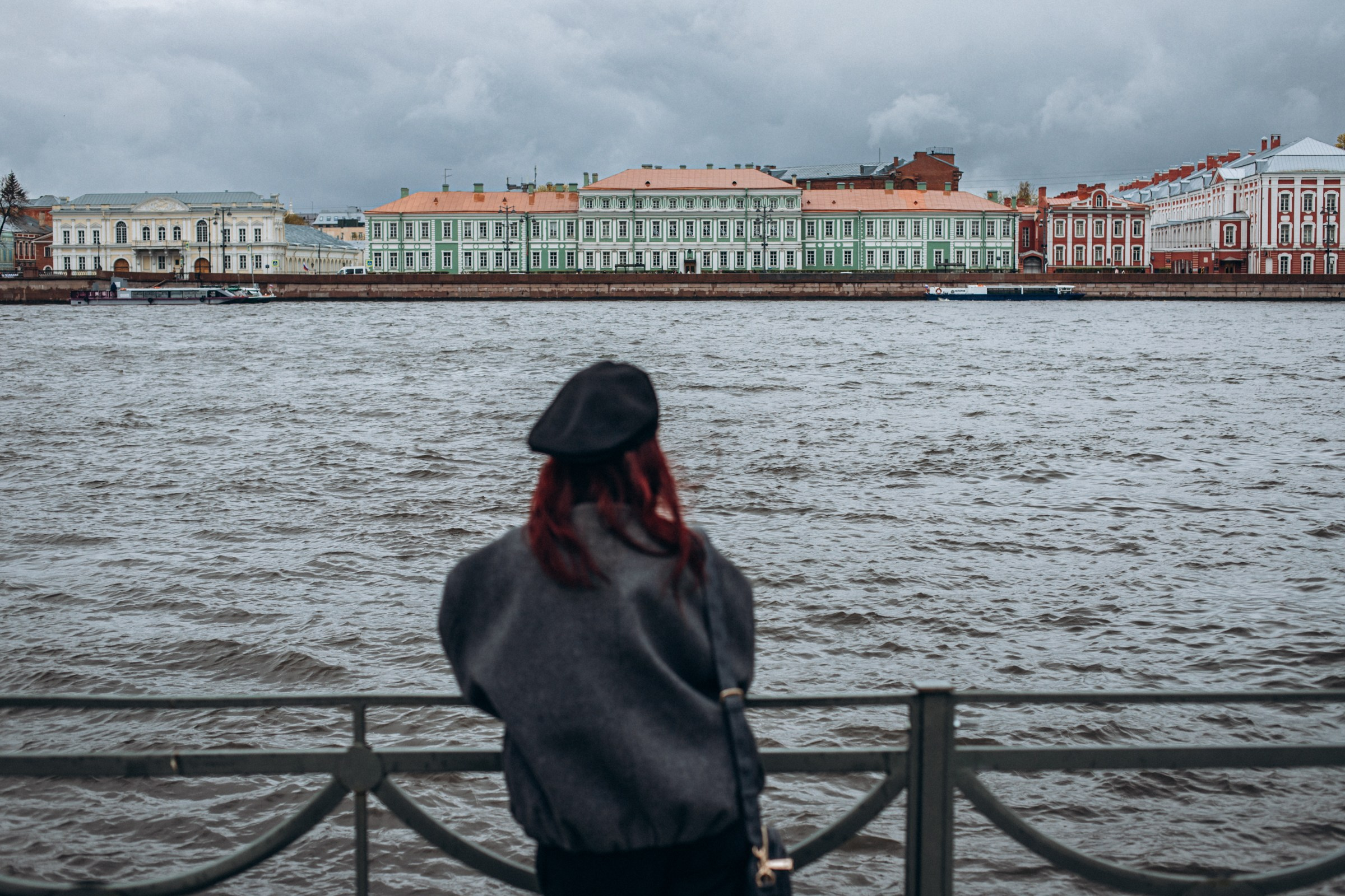 Людмила в мае. Фотопрогулка в Петербурге. Индивидуальный и семейный фотограф в Санкт-Петербурге