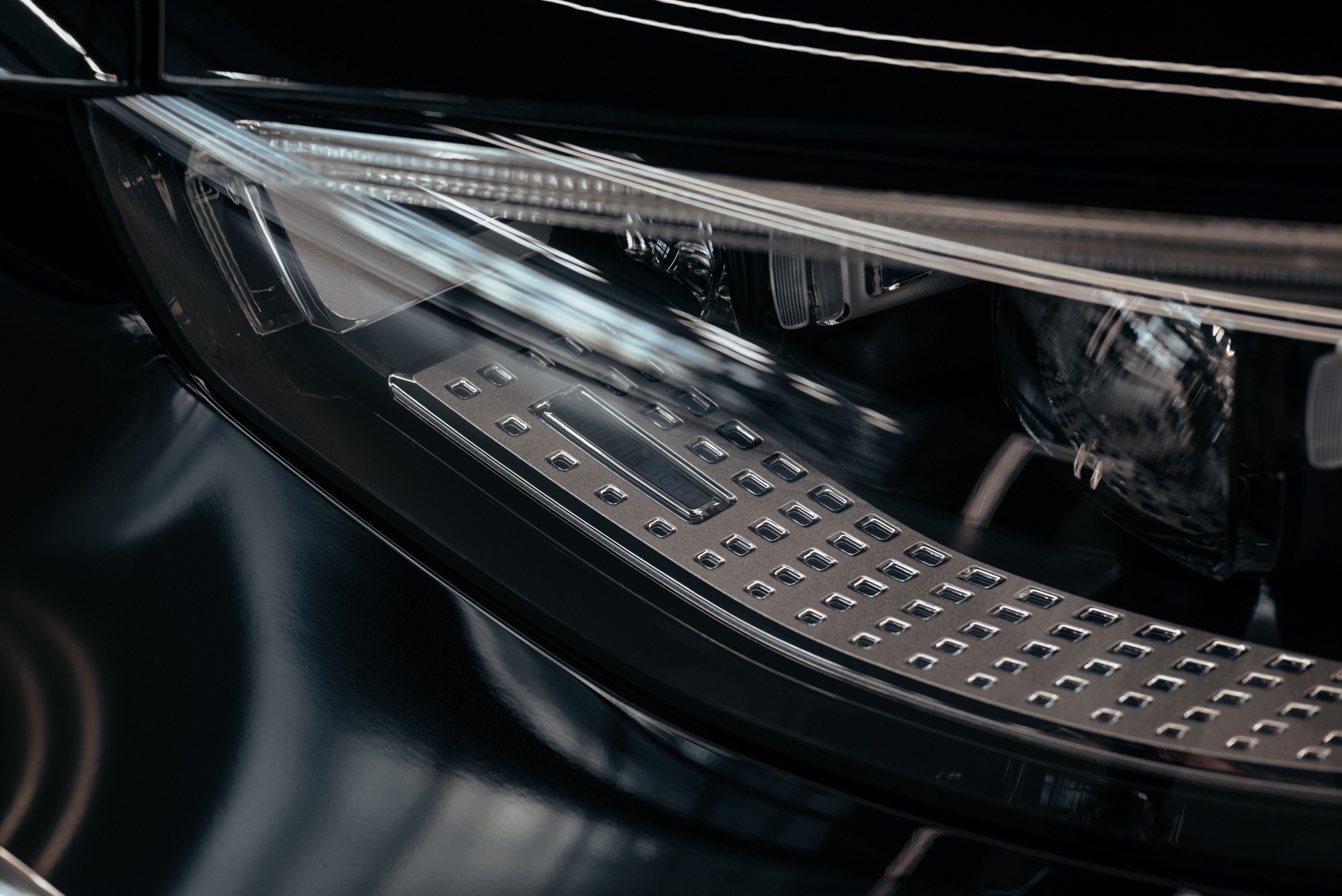 Mercedes Maybach v12 Black. DeLorein