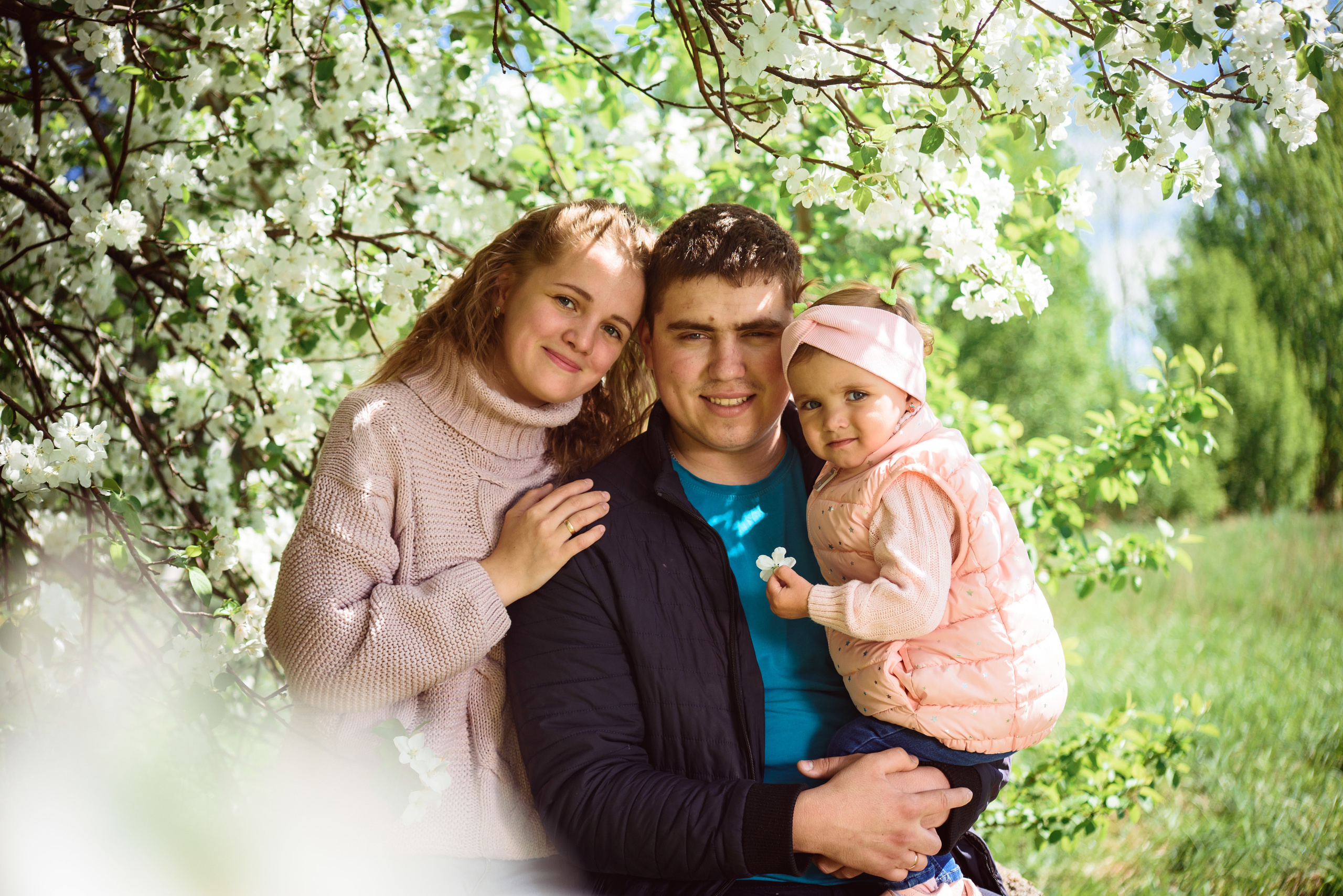 Фотосессия в цветении яблони