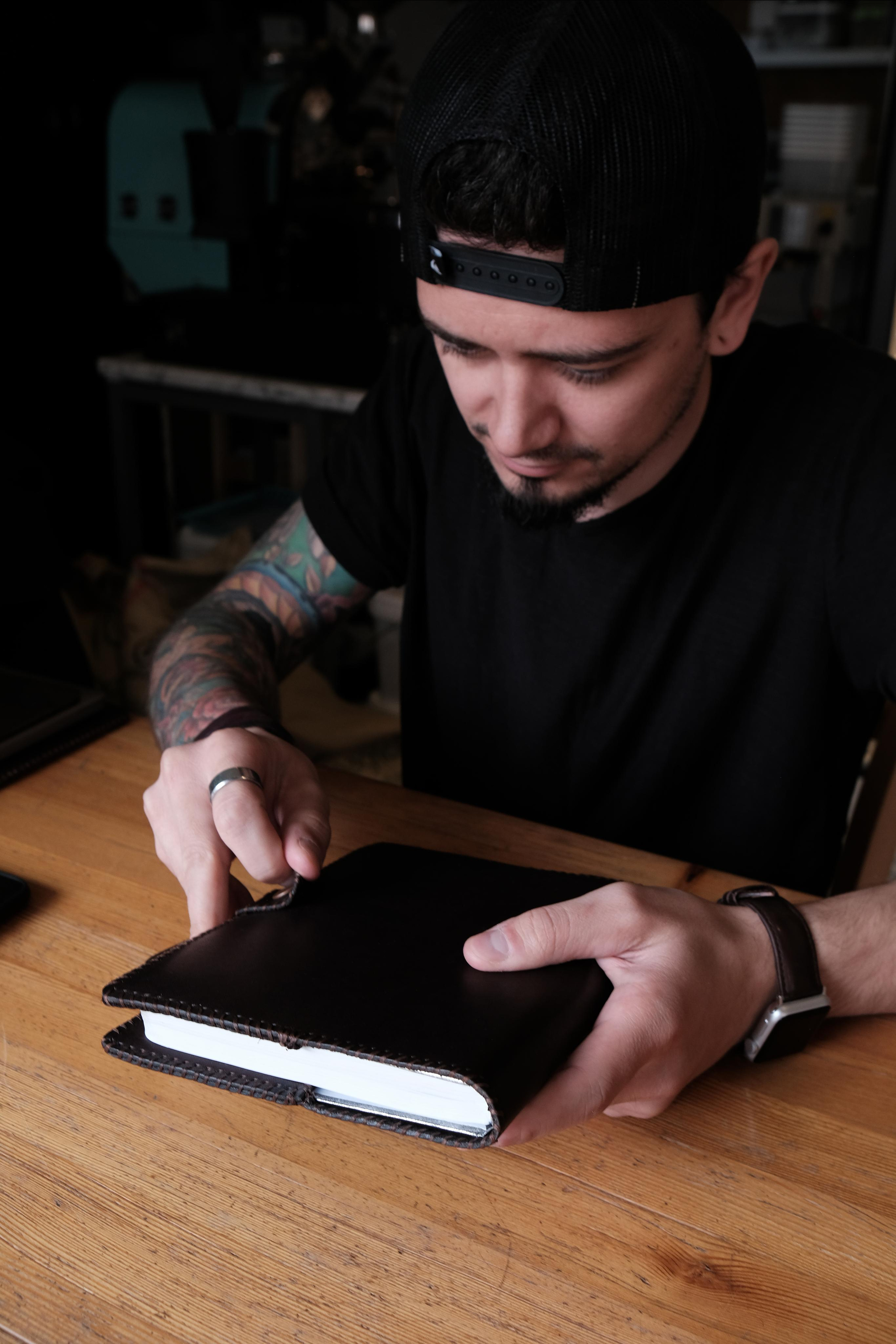 Обложка для ежедневника из коричневой 2 мм юфти.