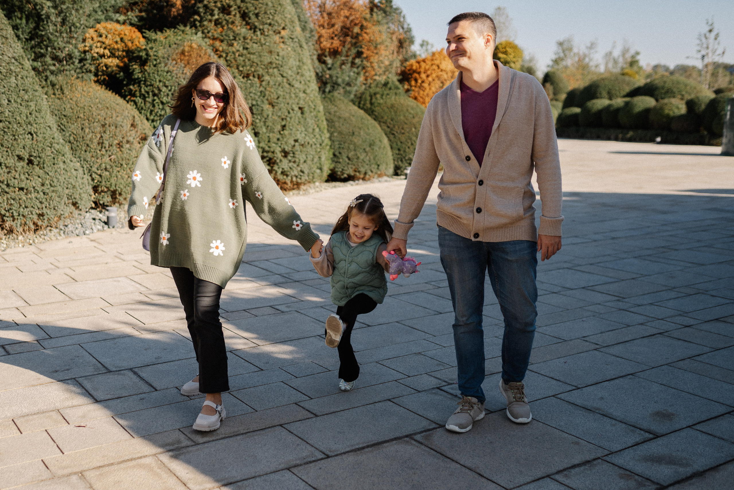 Женёк, Артём и Света в парке. Семейный и детский фотограф в Краснодаре