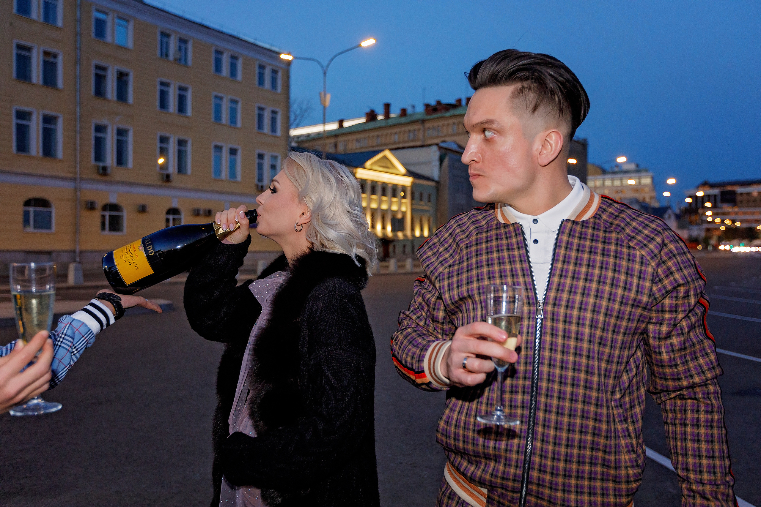 Саша и Катя (style of the film Gentlemen). Геннадий Степанов —фотограф в Москве