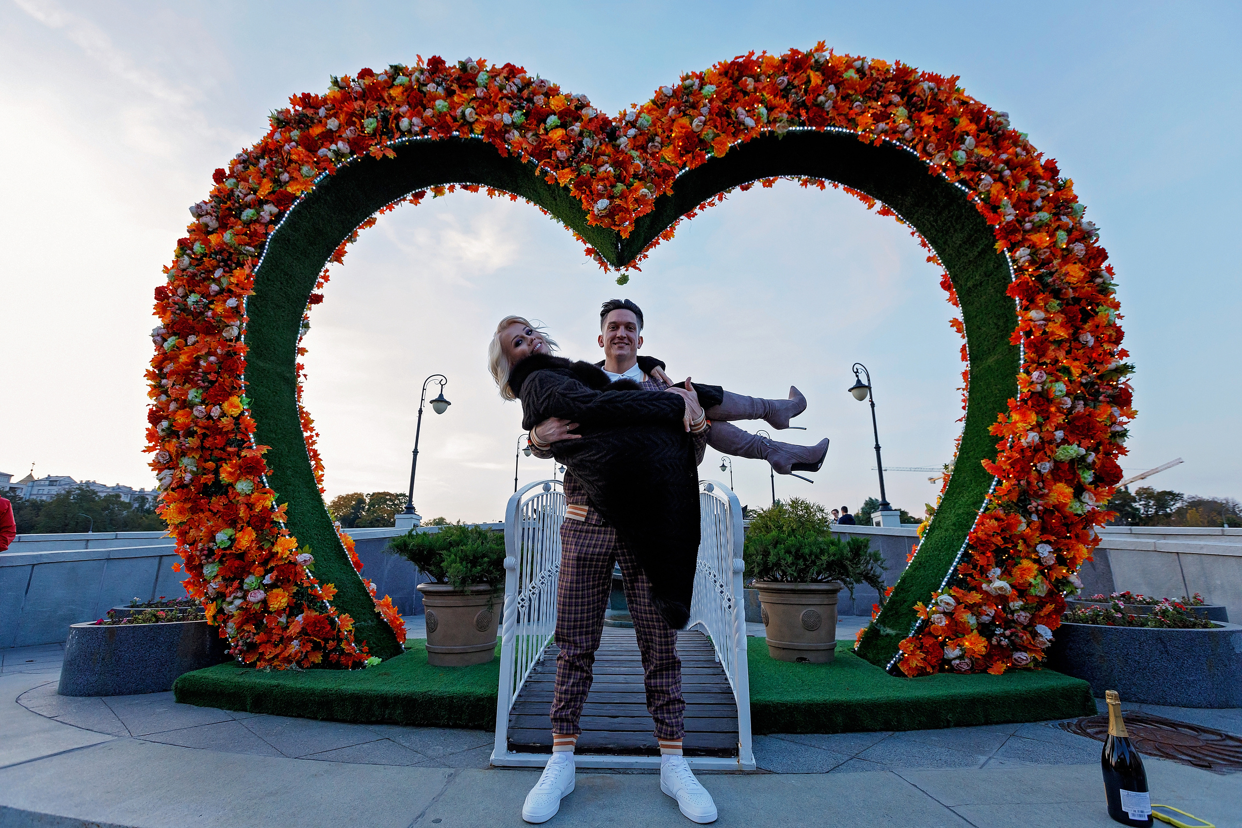 Саша и Катя (style of the film Gentlemen). Геннадий Степанов —фотограф в Москве