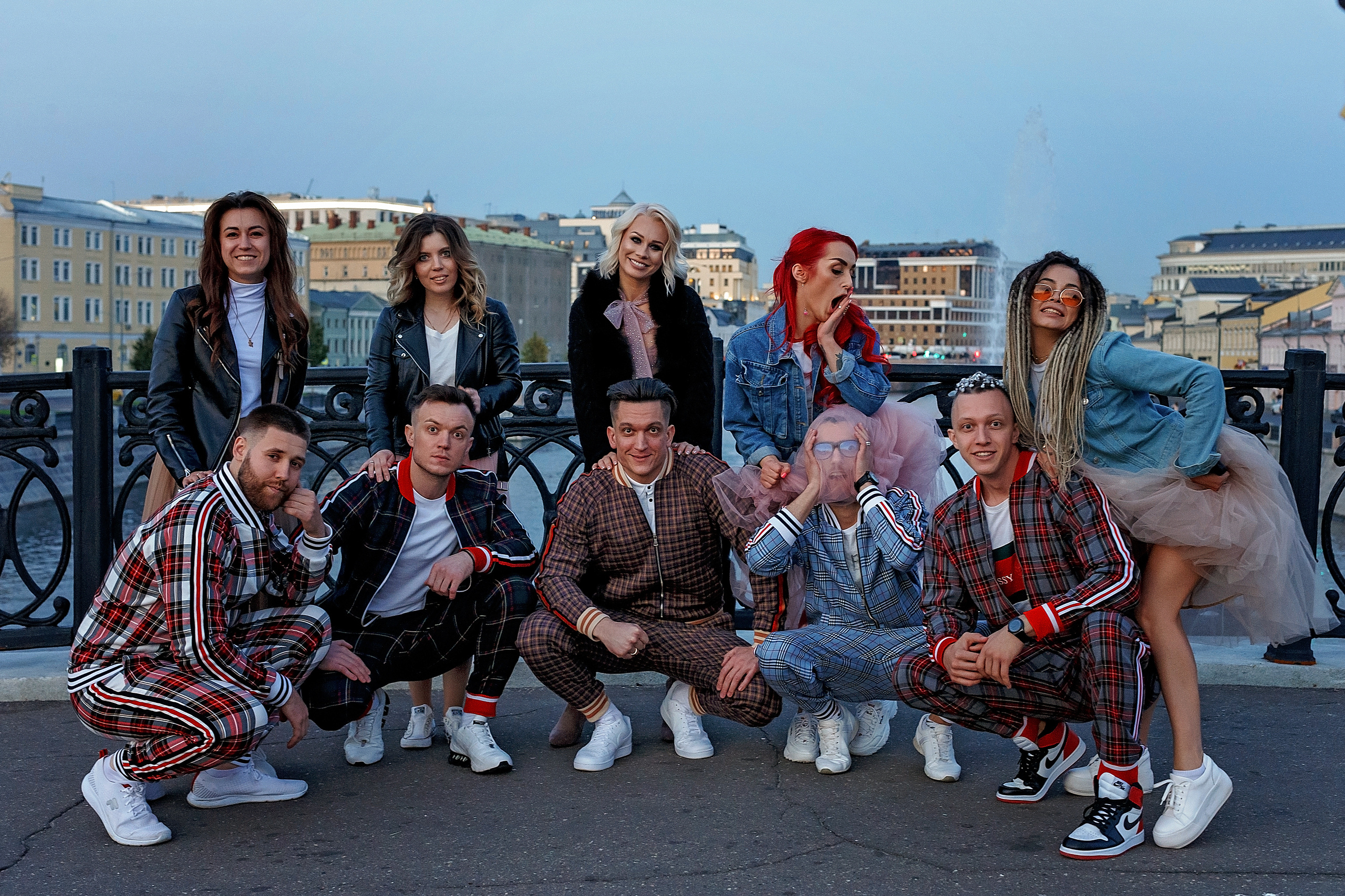 Саша и Катя (style of the film Gentlemen). Геннадий Степанов —фотограф в Москве