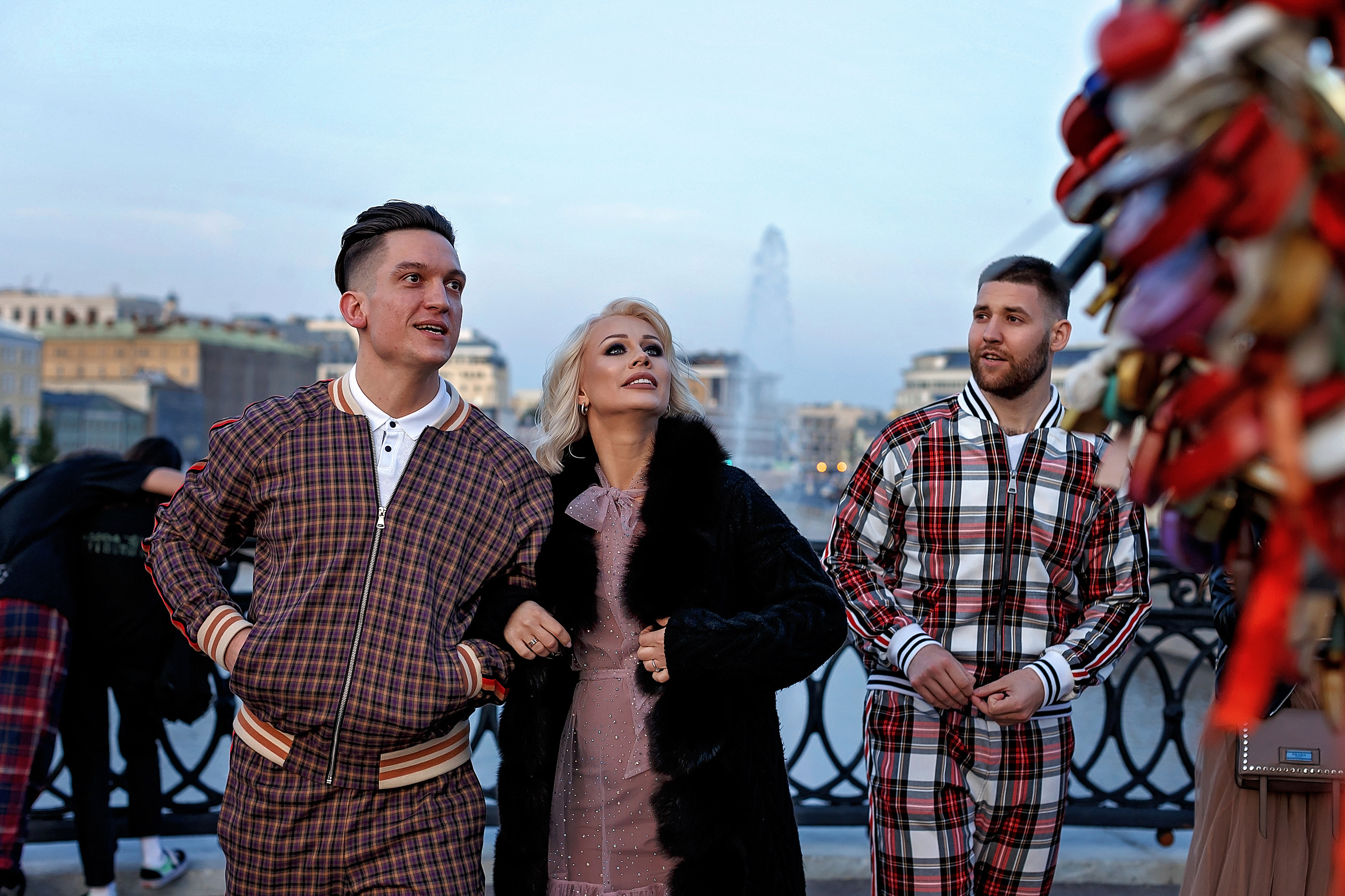 Саша и Катя (style of the film Gentlemen). Геннадий Степанов —фотограф в Москве