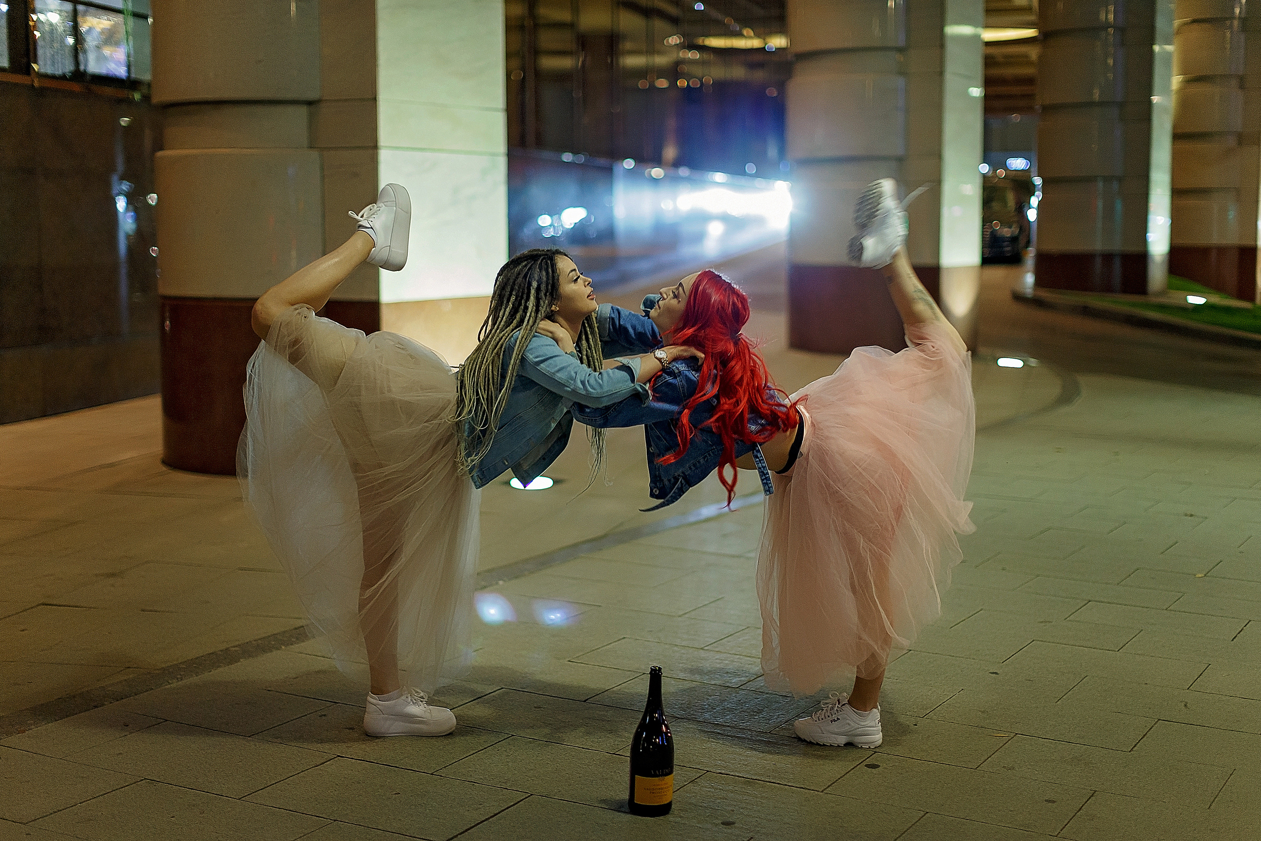 Саша и Катя (style of the film Gentlemen). Геннадий Степанов —фотограф в Москве