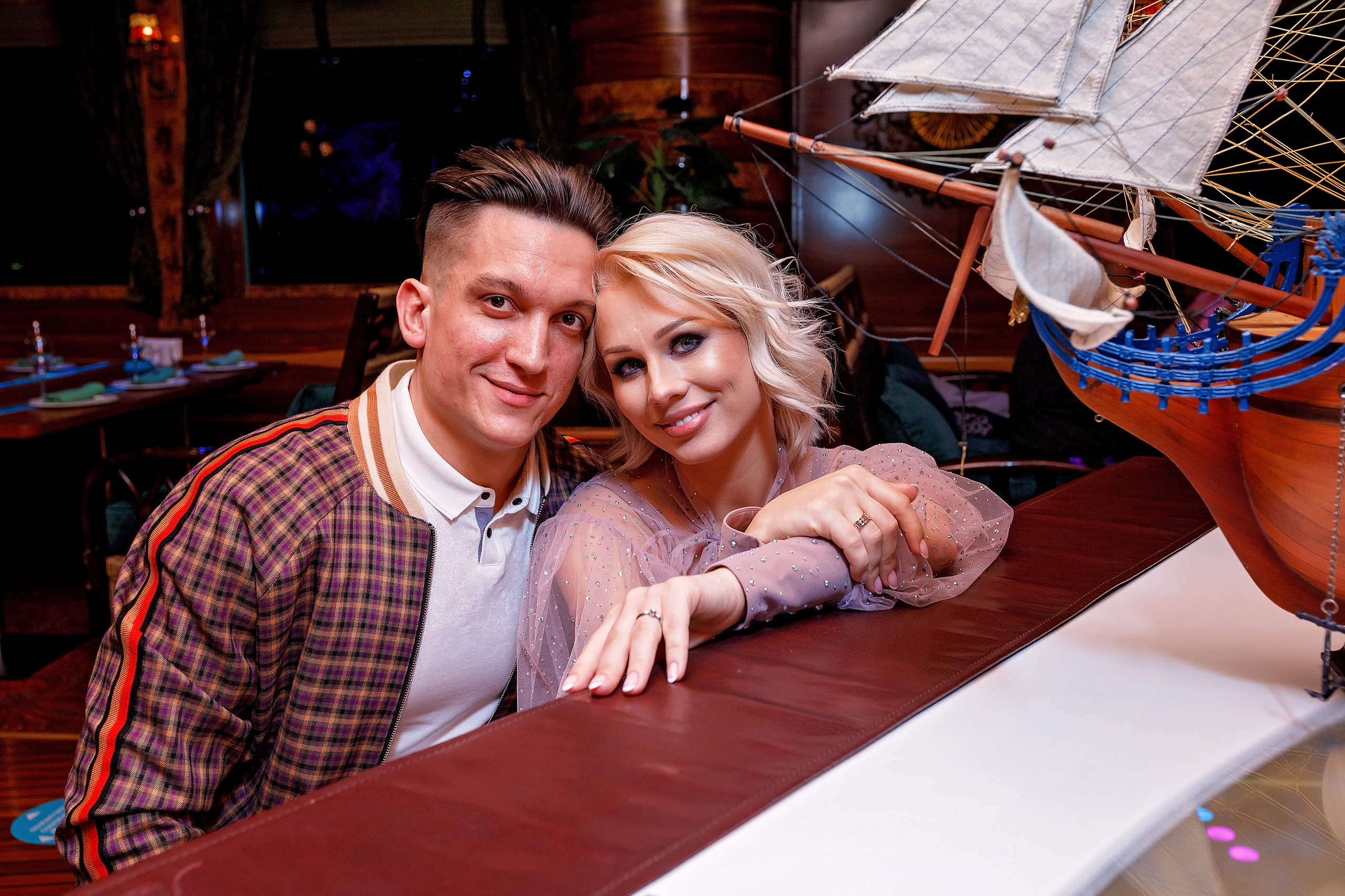 Саша и Катя (style of the film Gentlemen). Геннадий Степанов —фотограф в Москве