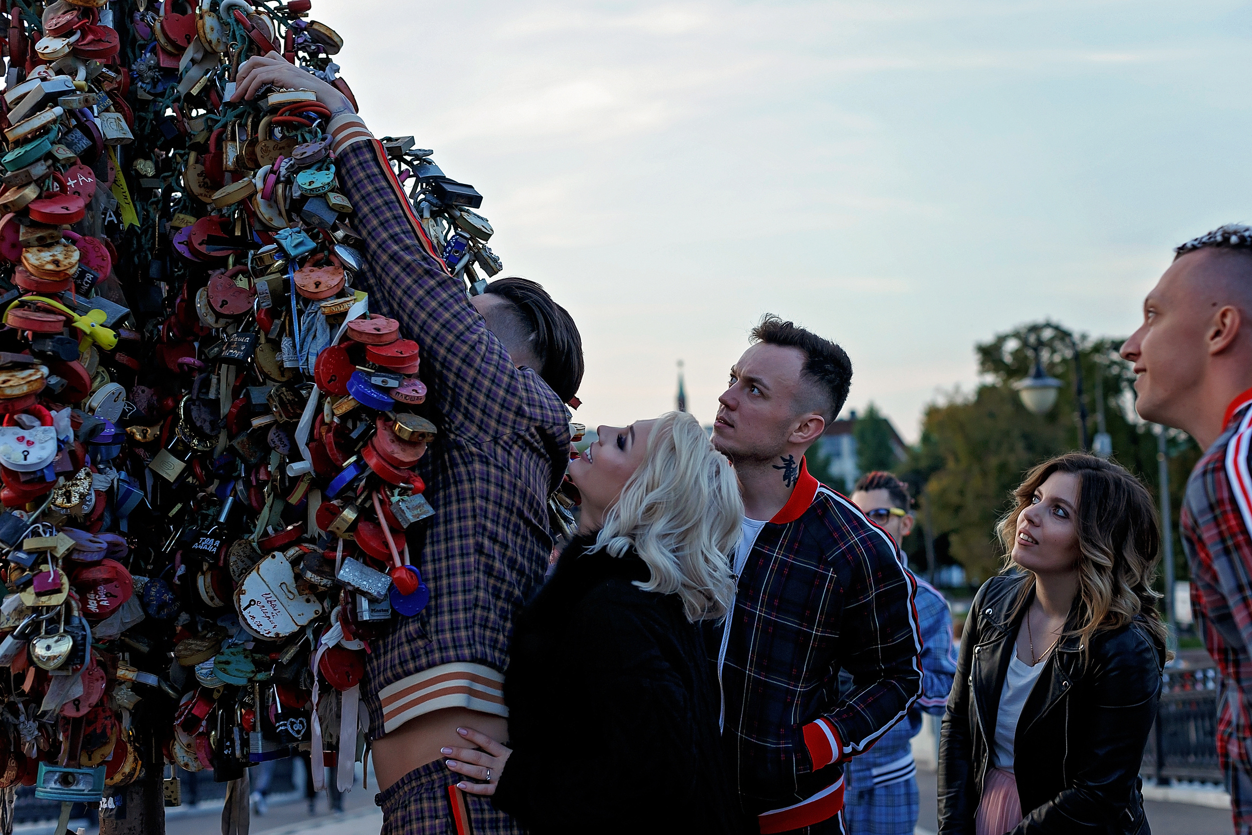 Саша и Катя (style of the film Gentlemen). Геннадий Степанов —фотограф в Москве