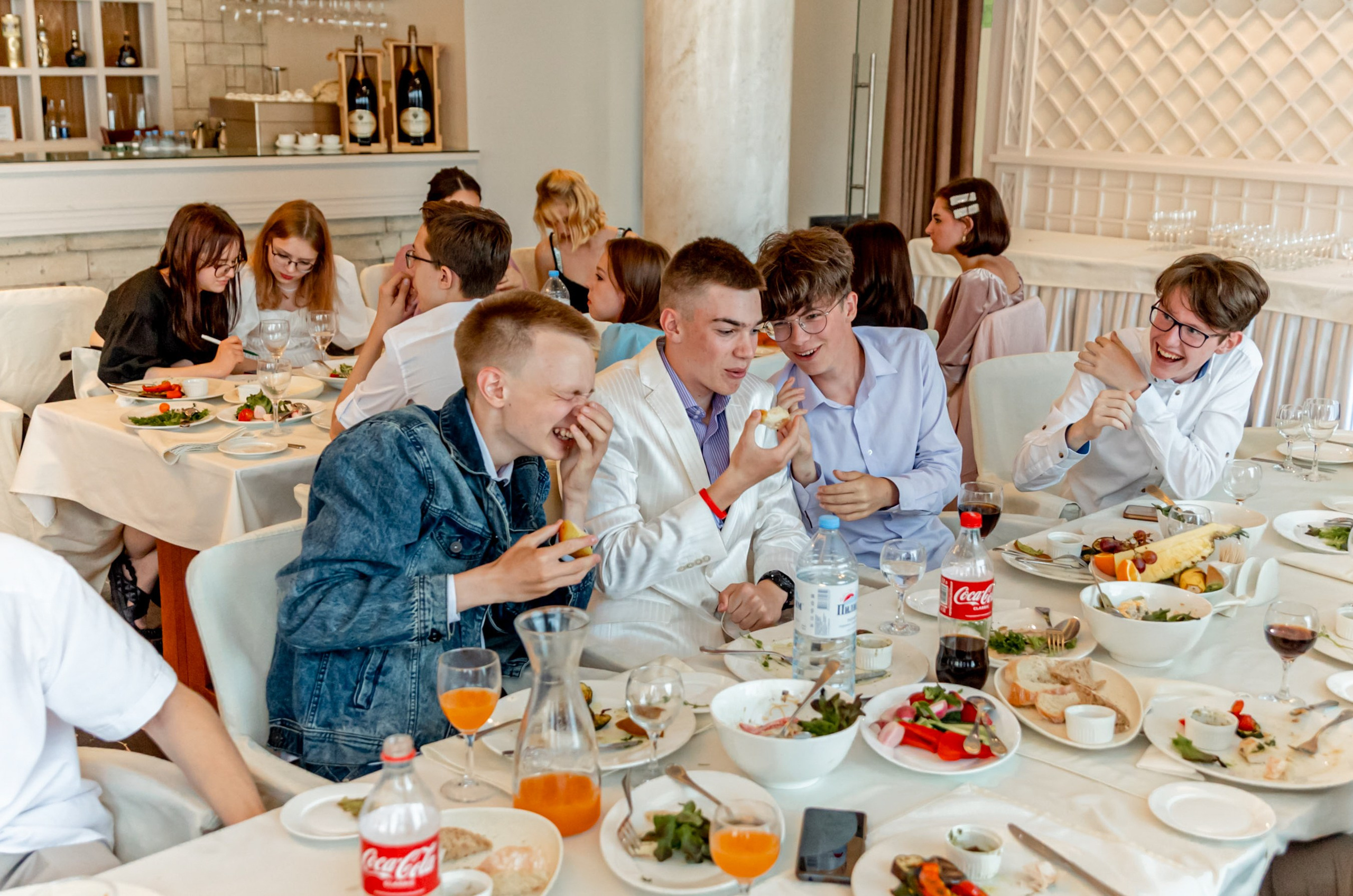 Фотосъёмка школьного выпускного в ресторане. Фотограф на праздник, корпоратив, День Рождения и Юбилей в г. Санкт-Петербурге Алексей Анкушев