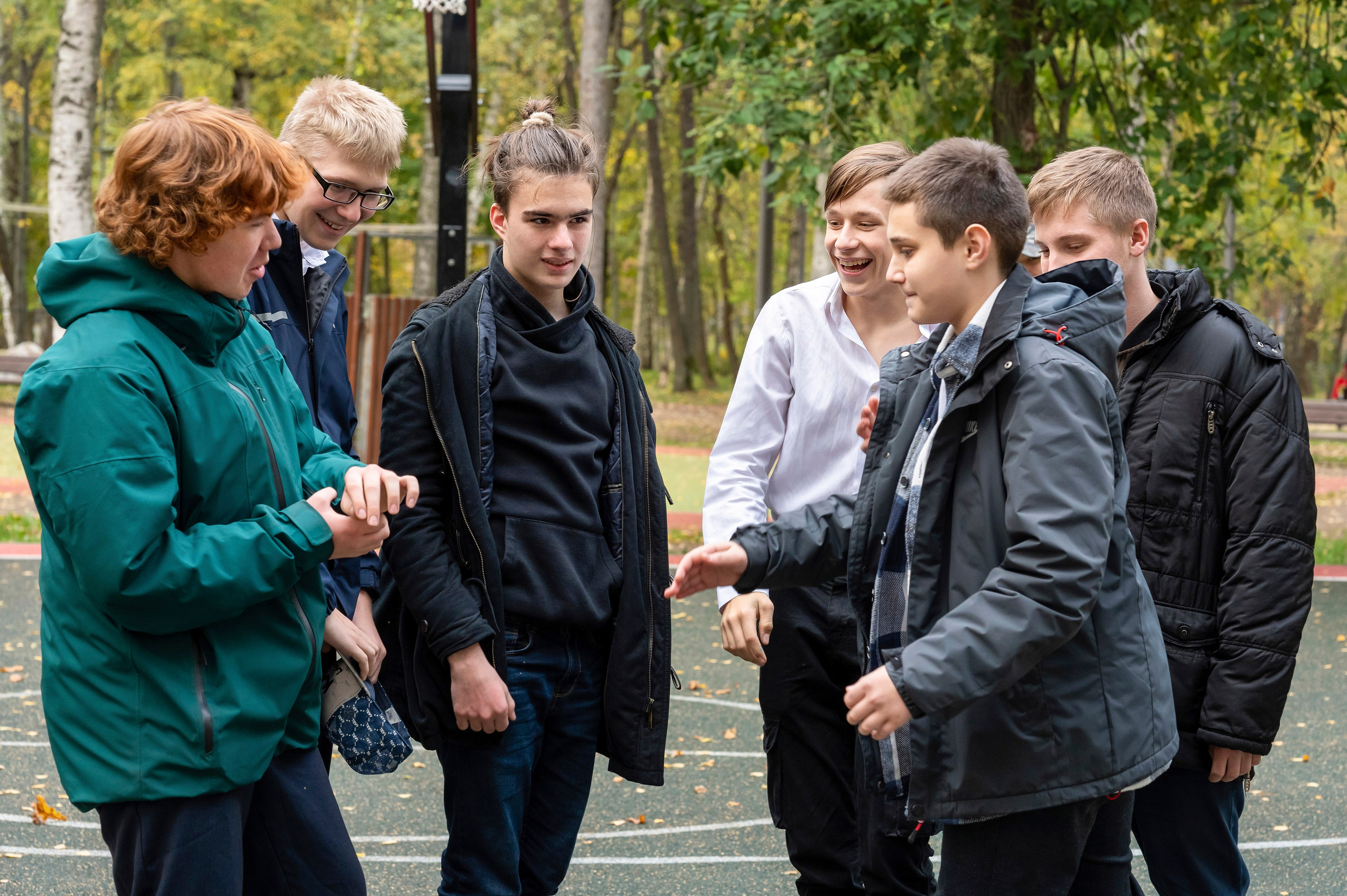 Осенняя фотосессия в парке 9-А класс Школа 953. Детский и семейный фотограф г. Москва Оксана Катаджи