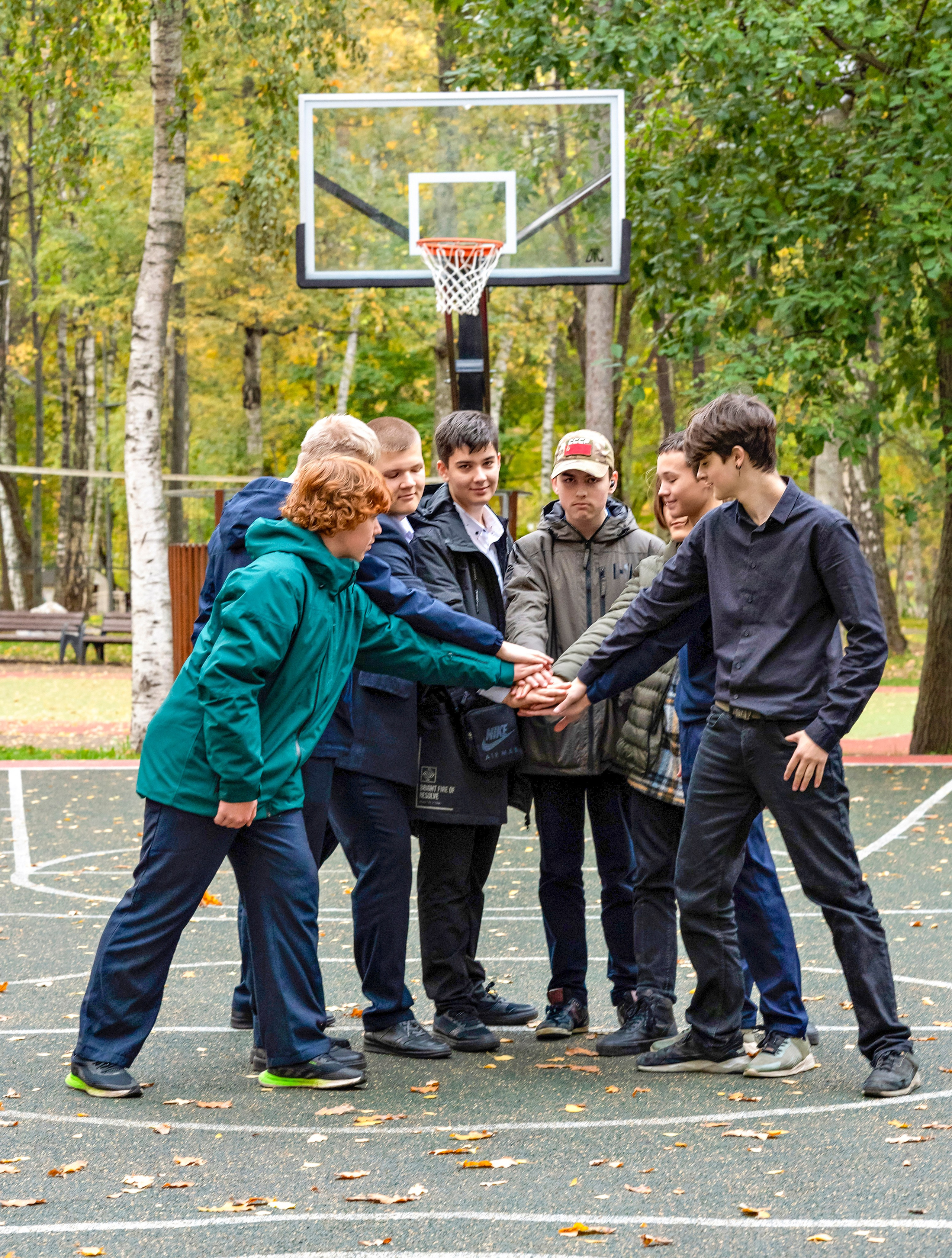 Осенняя фотосессия в парке 9-А класс Школа 953. Детский и семейный фотограф г. Москва Оксана Катаджи