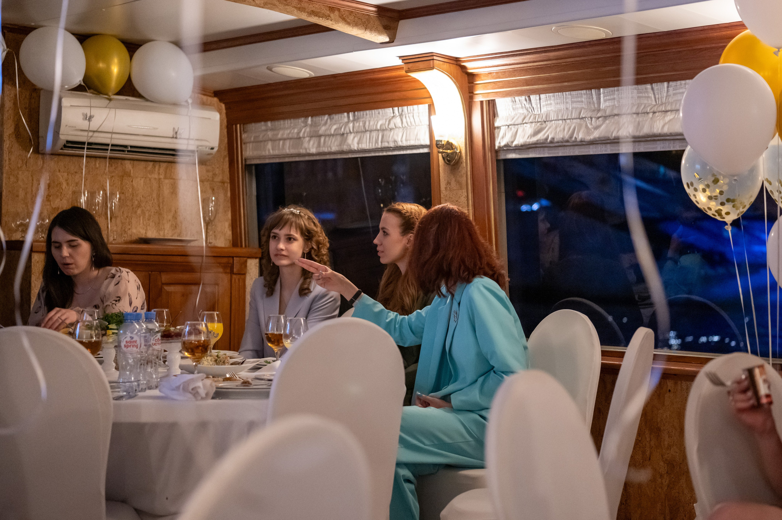 Выпускной вечер 11 класс на теплоходе. Детский и семейный фотограф г. Москва Оксана Катаджи