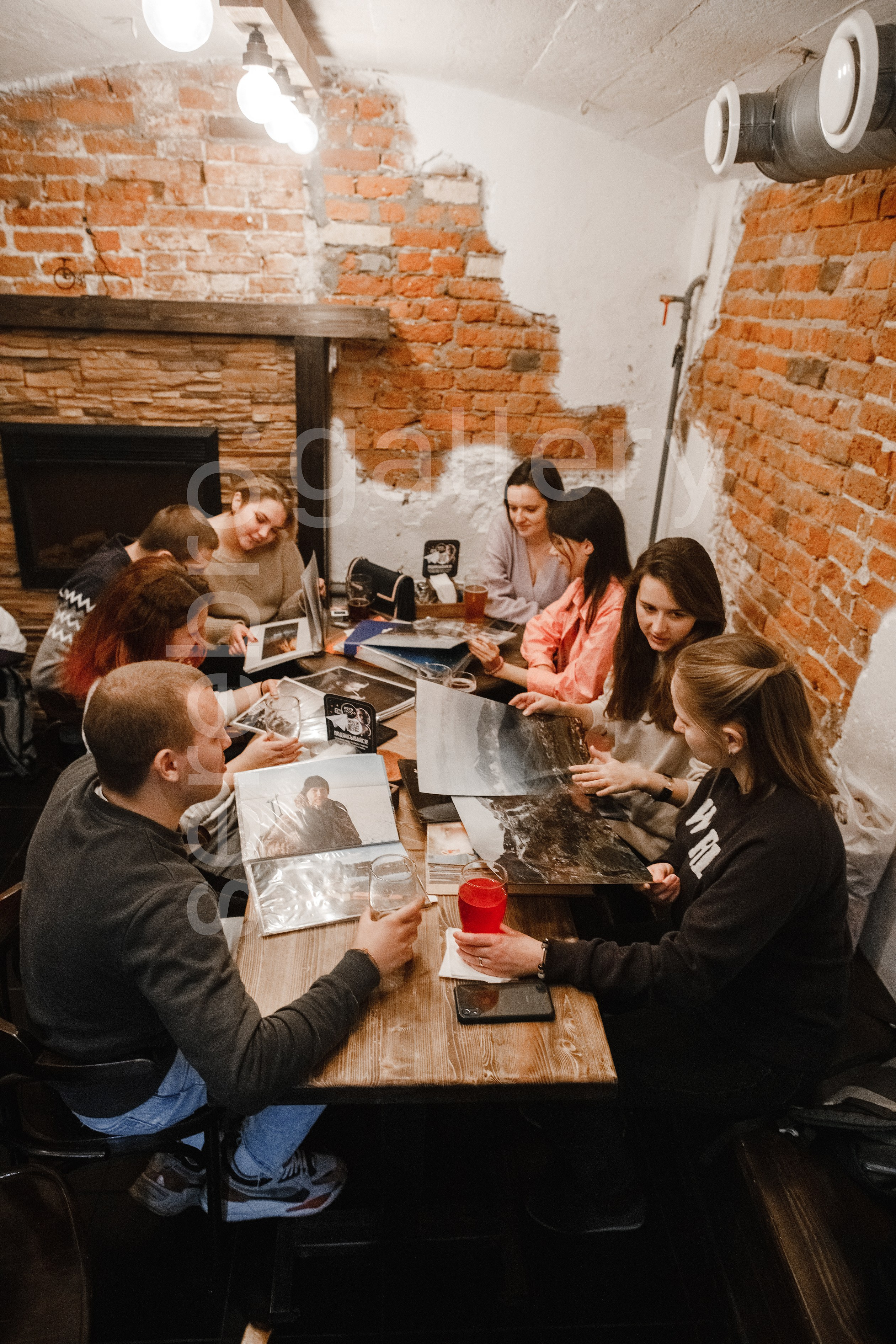 09.10.2022 // Альбомная встреча. Фотовыставки serebro.gallery, в которых автором можешь стать ты! | Москва