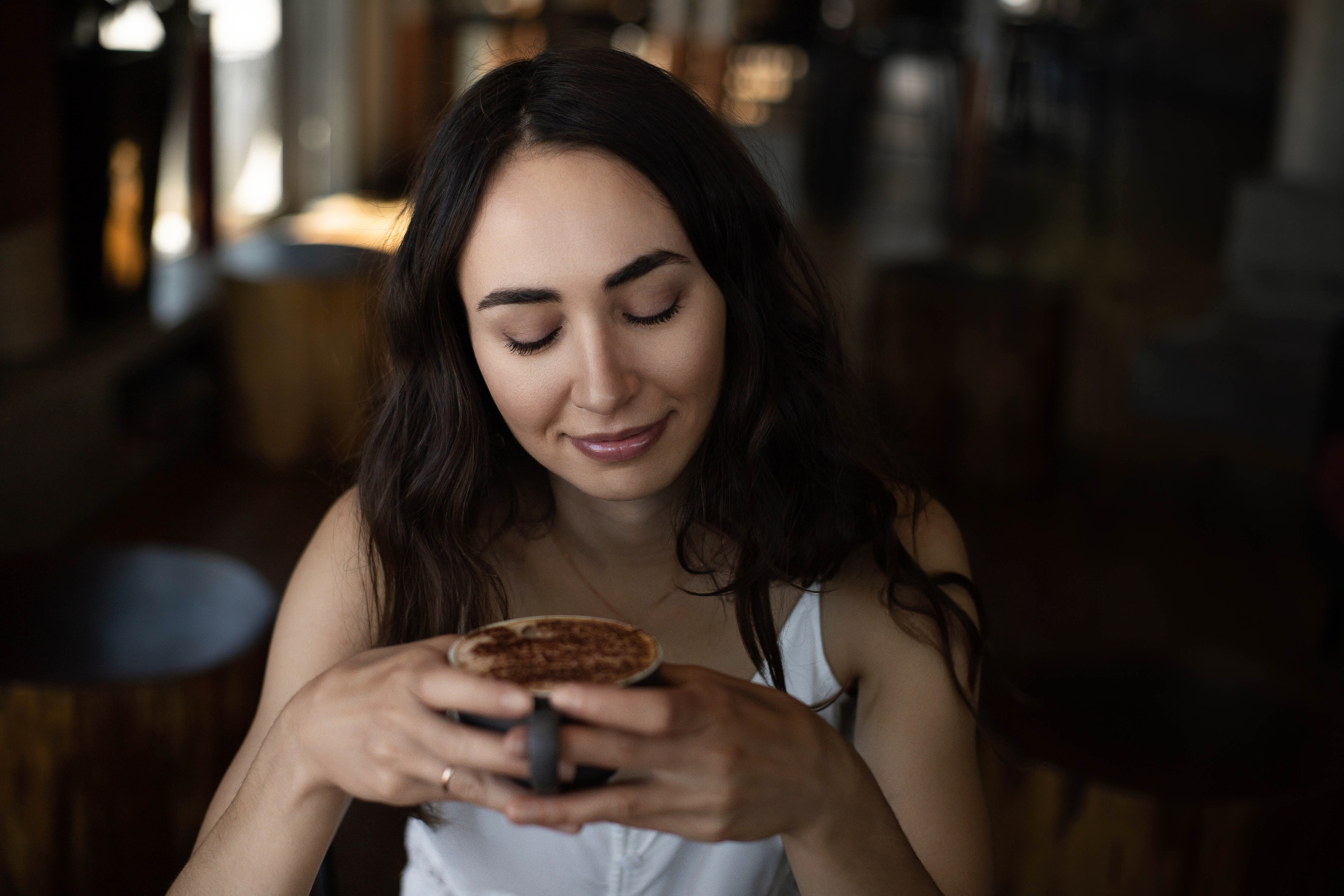 Женская портретная фотосессия в кафе. Портретный и семейный фотограф в Москве Мария Рослякова