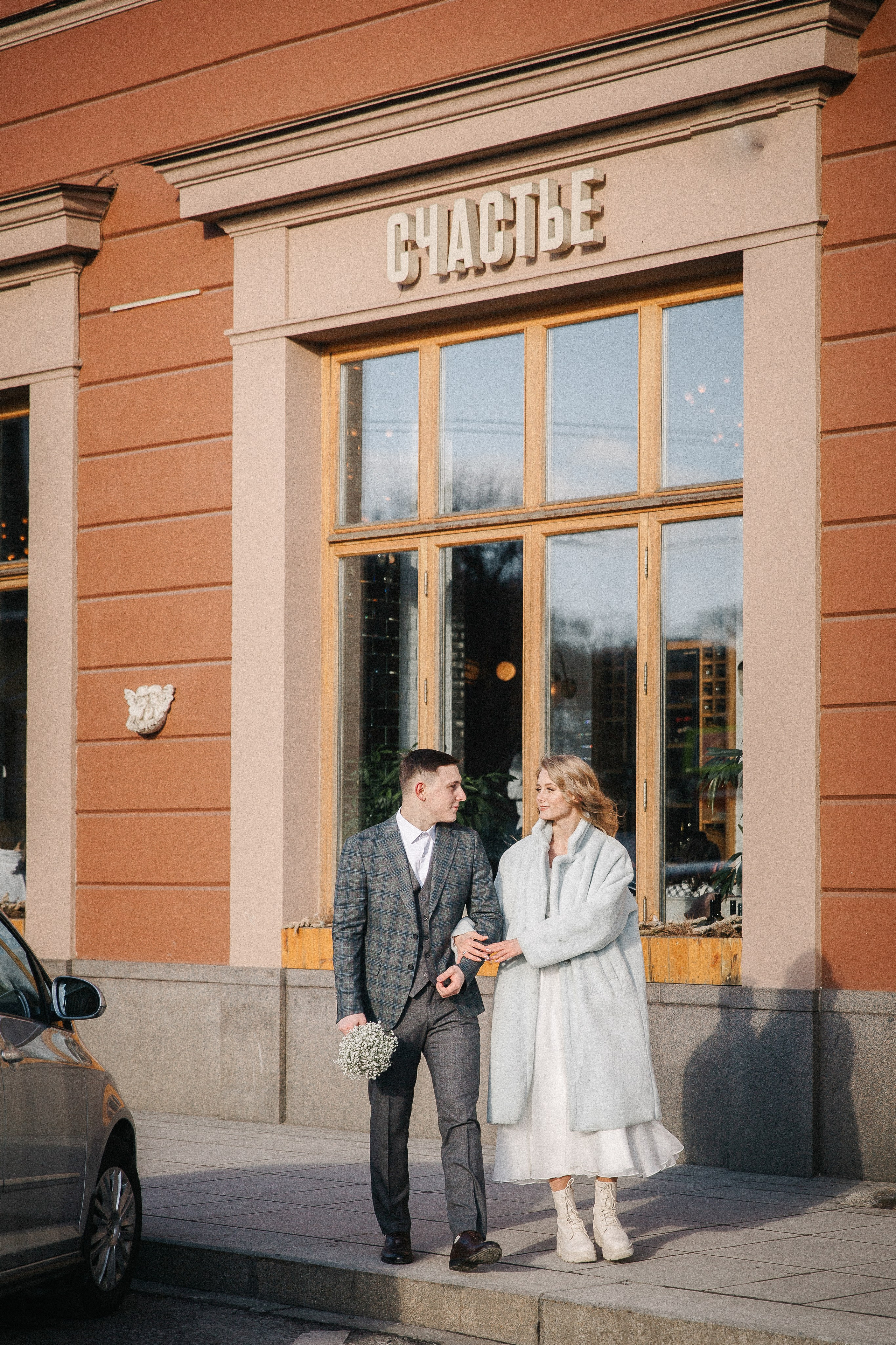 ДВОРЕЦ № 1 | Март, Исаакий, Английская набережная. Свадебный фотограф в Санкт-Петербурге Полина Корзухина