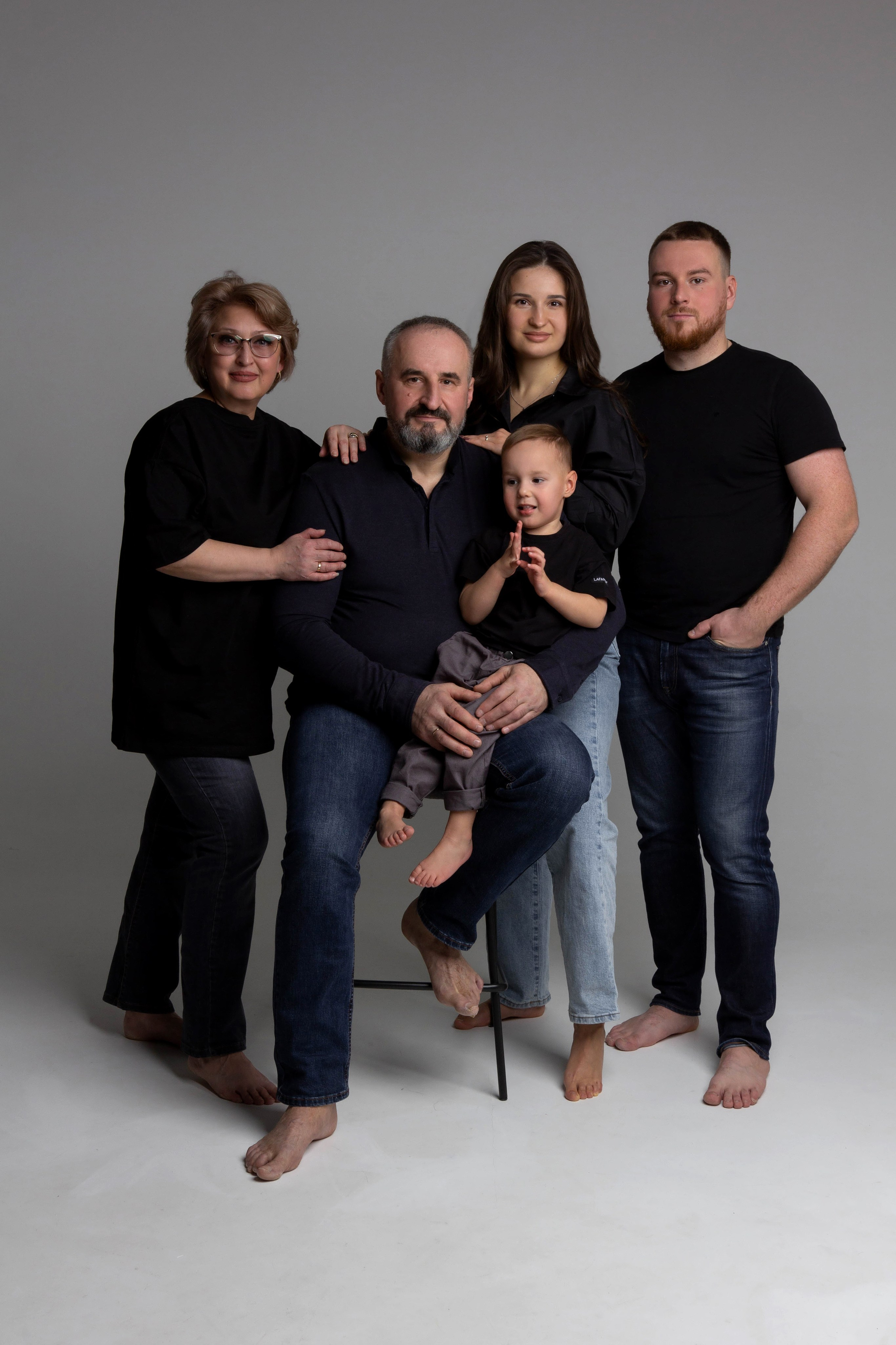 общая семейная фотография в студии