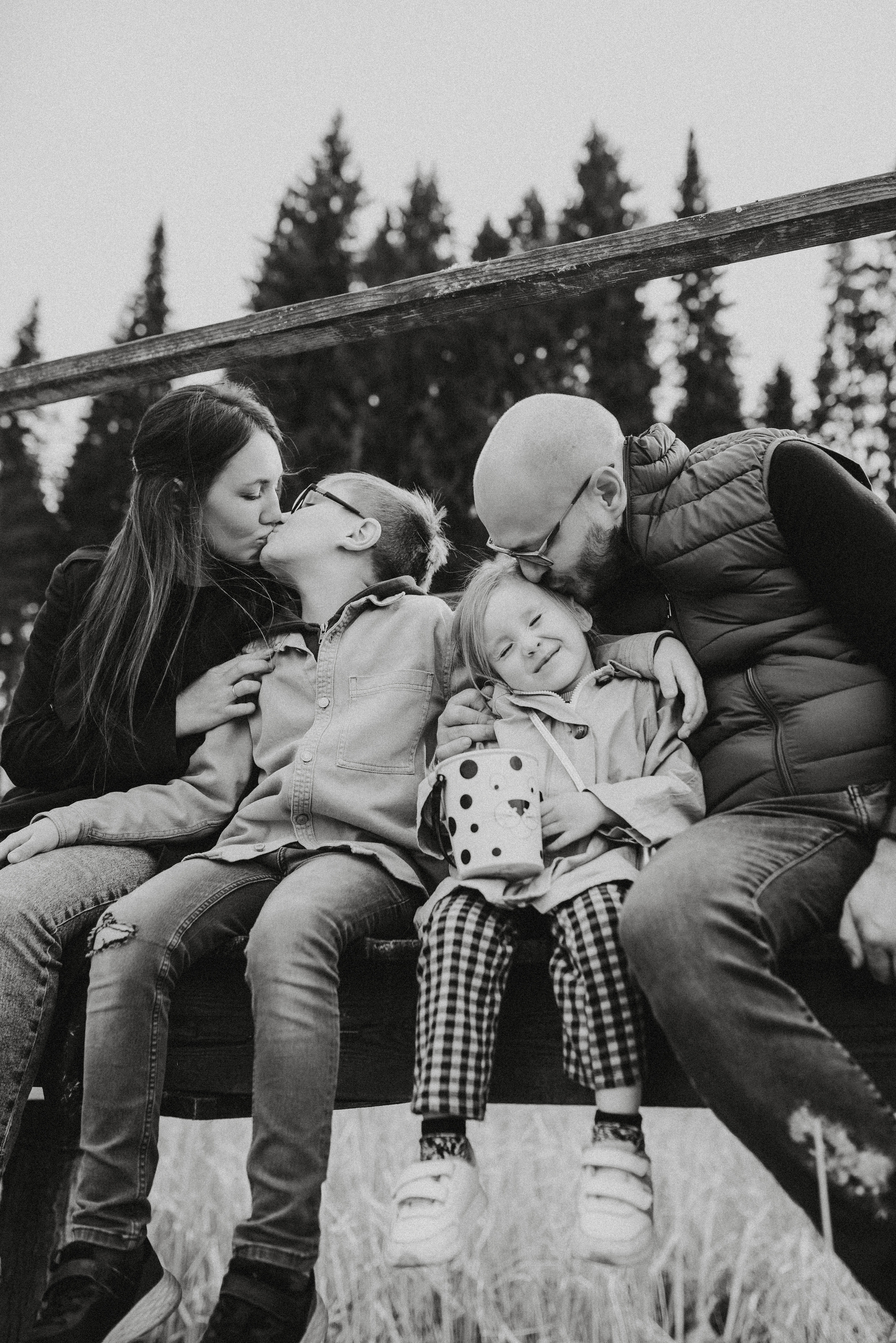 Олег, Инна, Даня и Алиса. Главная