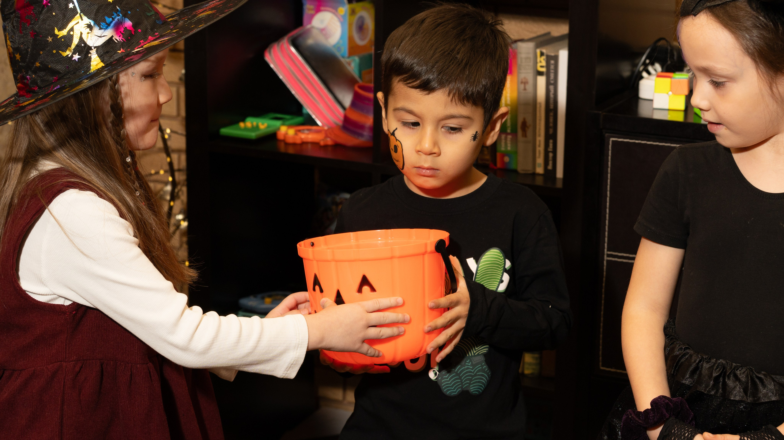 '25 Halloween at Kofebara. Stan Sidel’s Art