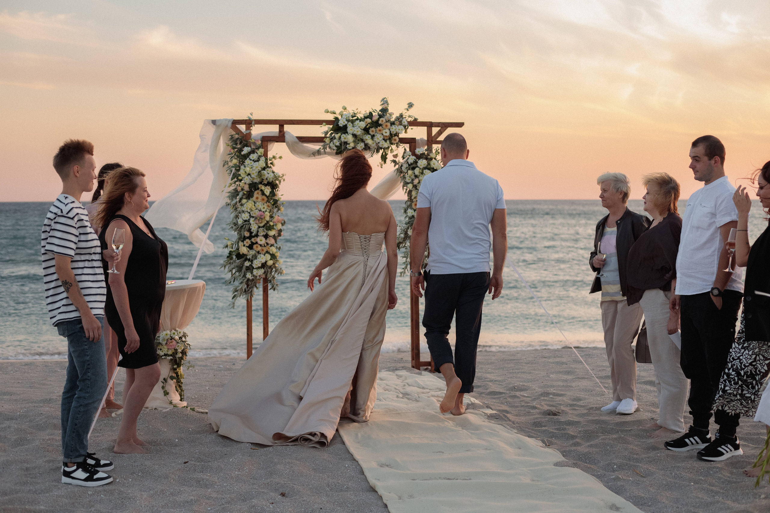 «Начало любви на побережье Поповки: история свадьбы, застывшая в кадре». Свадебный фотограф Мироманов Николай в Крыму