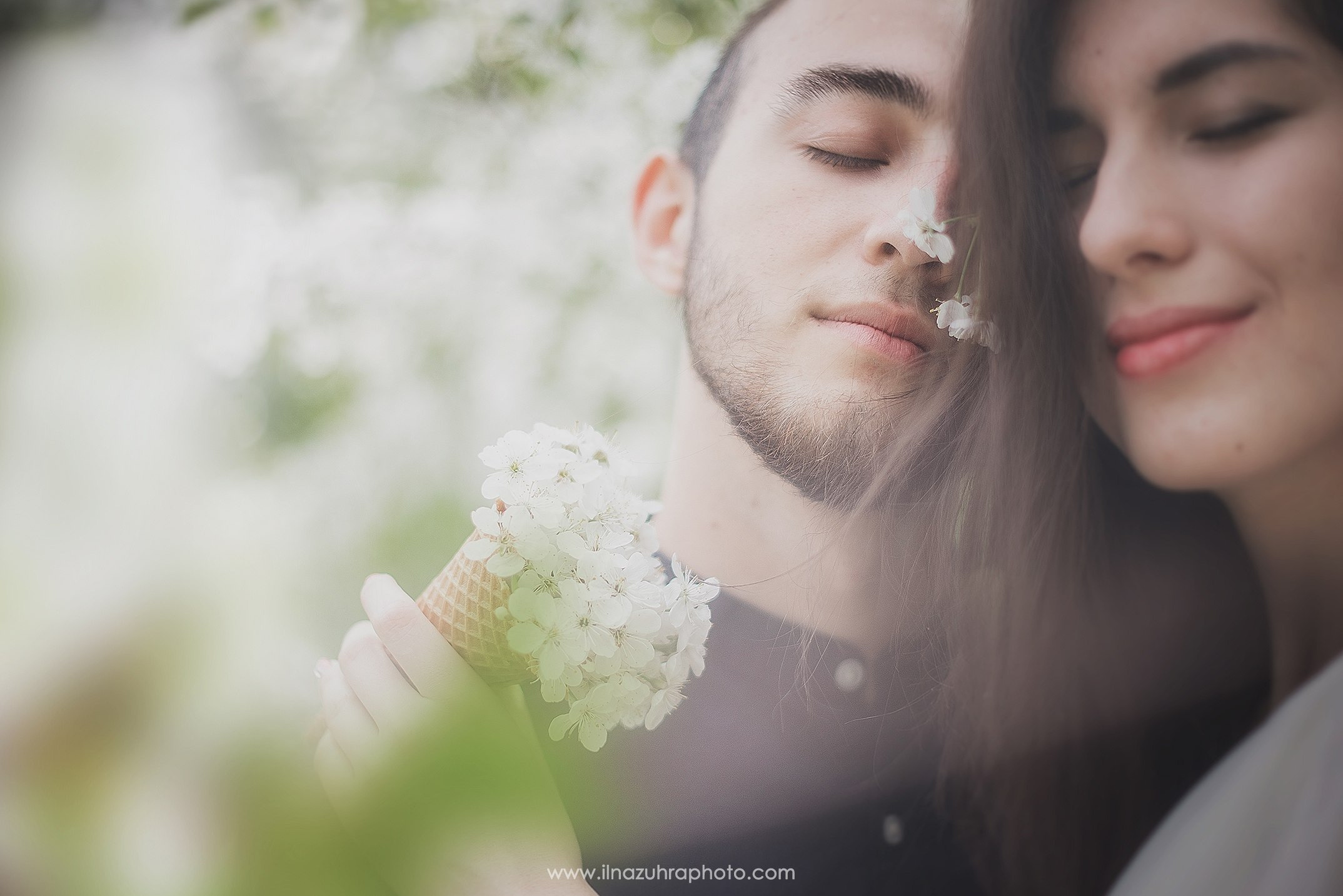 Алмаз и Айназ. Яблони