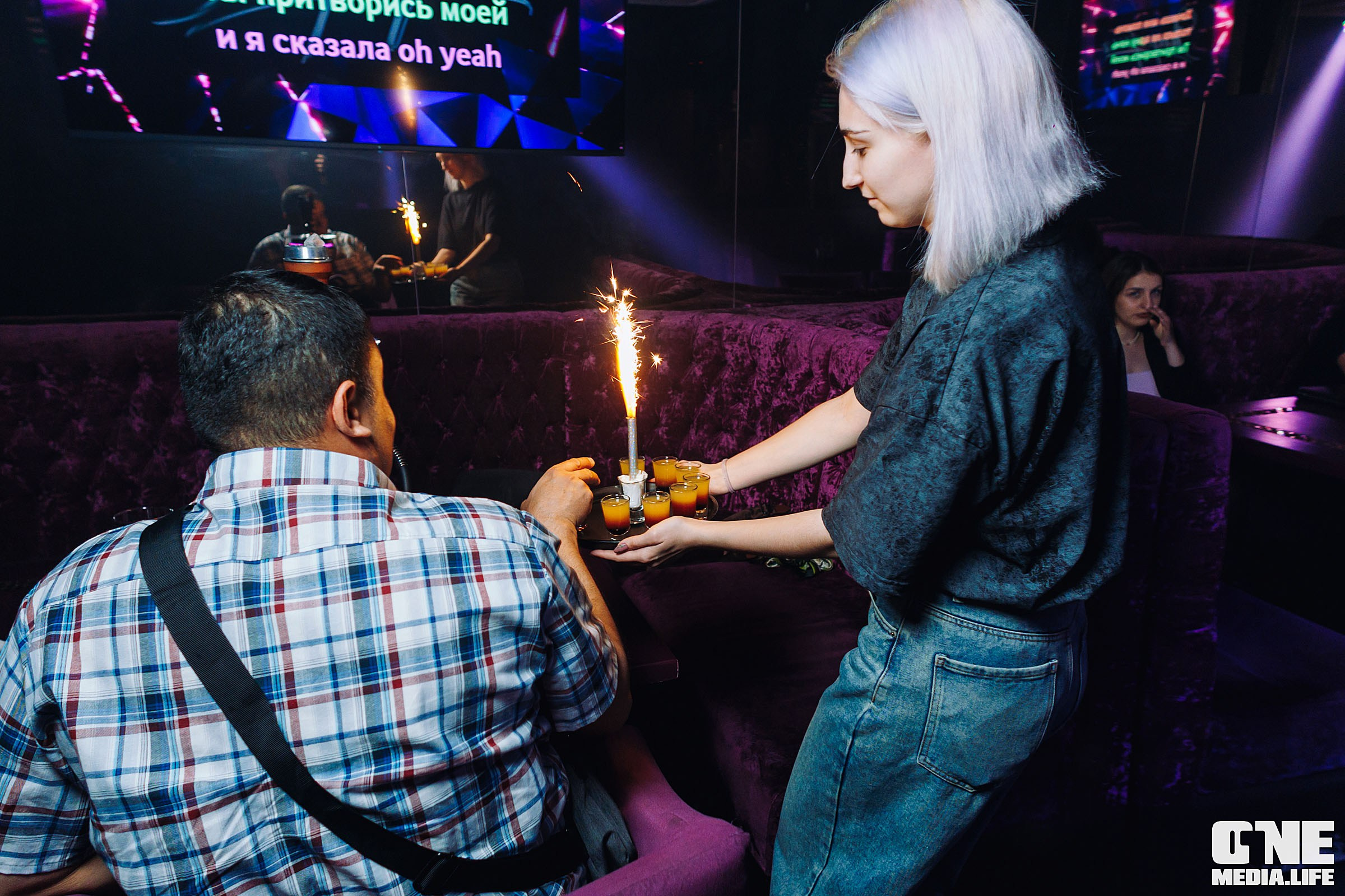 Фоторепортаж из караоке-клуба Эйфория. One Media Life: фоторепортажи, фотоотчеты с мероприятий и заведений