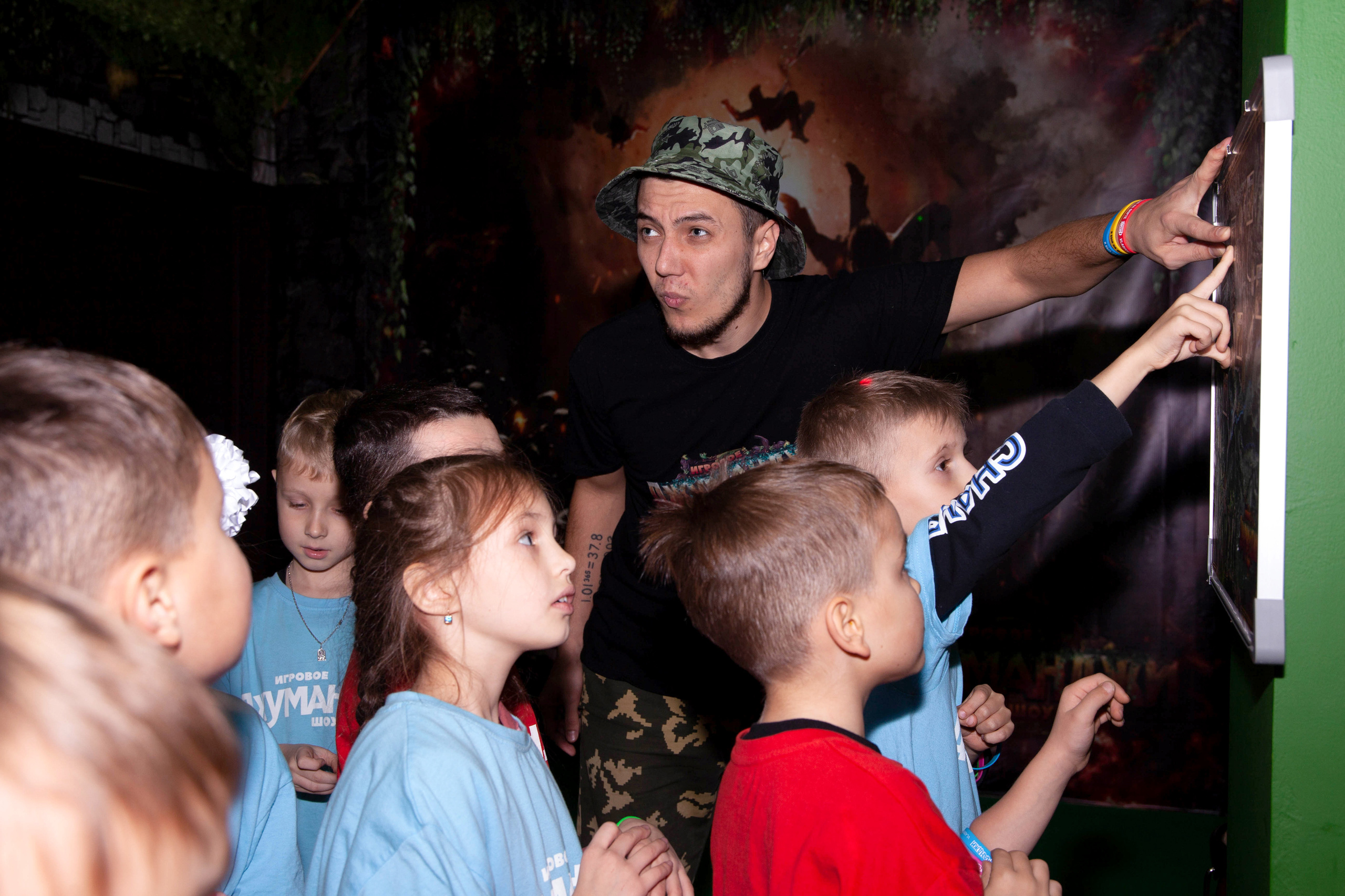 День рождения в детской студии перед началом квеста