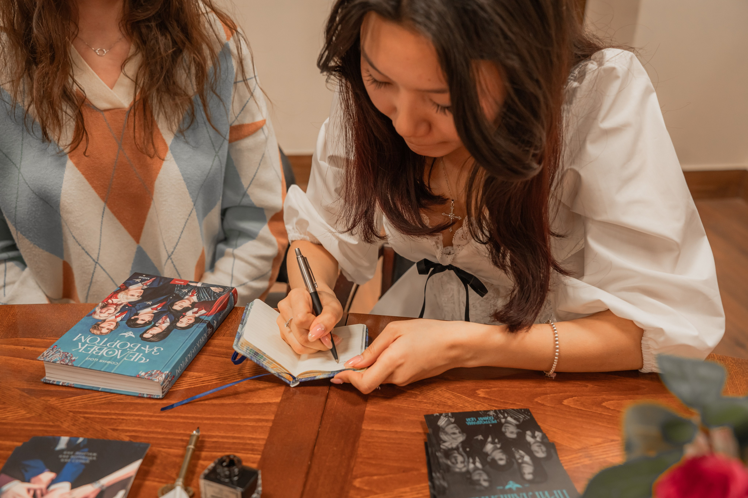 Презентация книги «Человек за бортом», автор София Цой. Репортажный фотограф Анастасия Рубцова