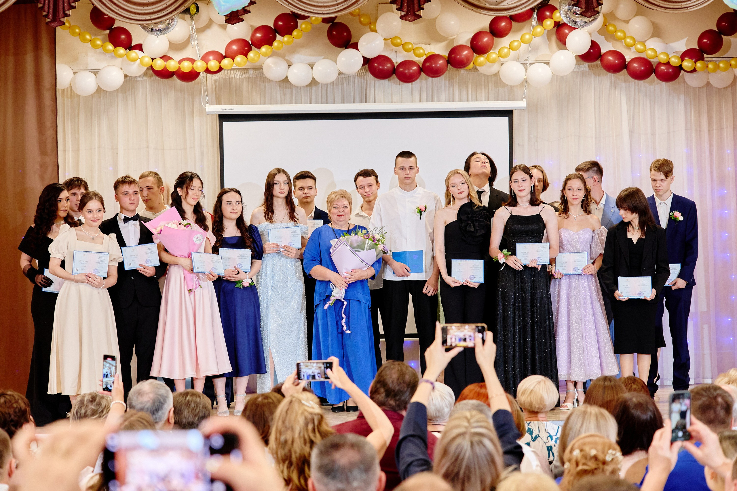 Выпускной 35 Сош. Фотограф Выпускные альбомы Таганрог Сергей Коробченко