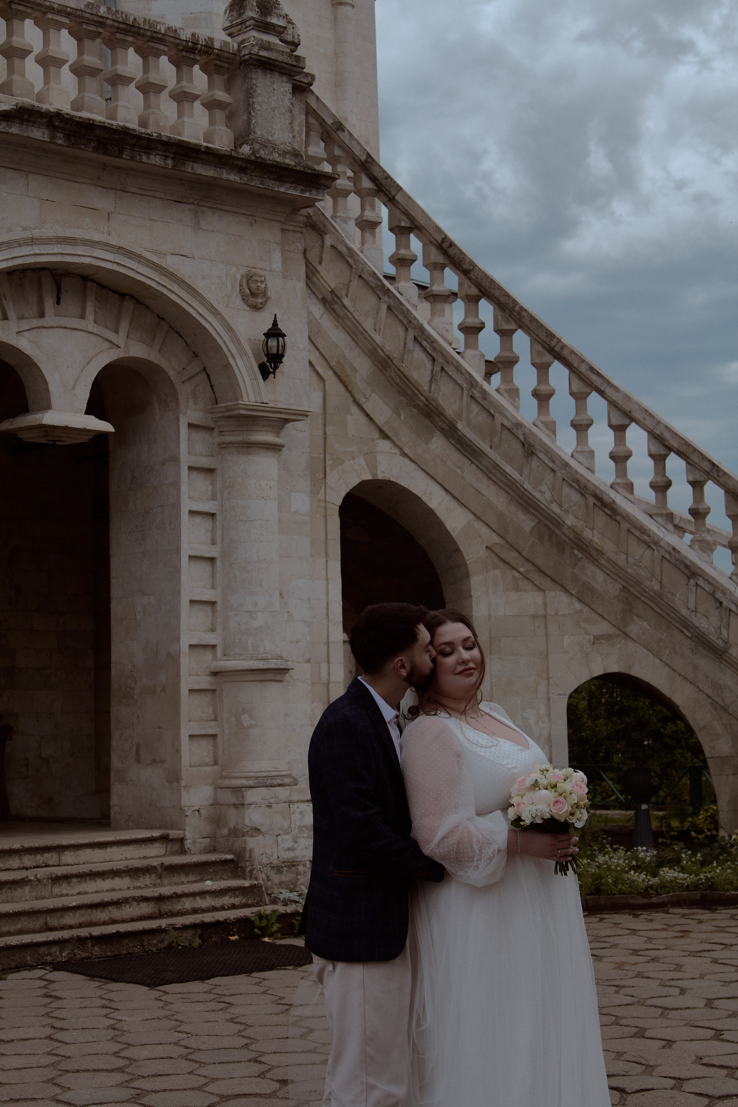 Виктория и Даниэль. Владимирский храм. Фотограф лавстори Москва/МО Приятелева Ангелина