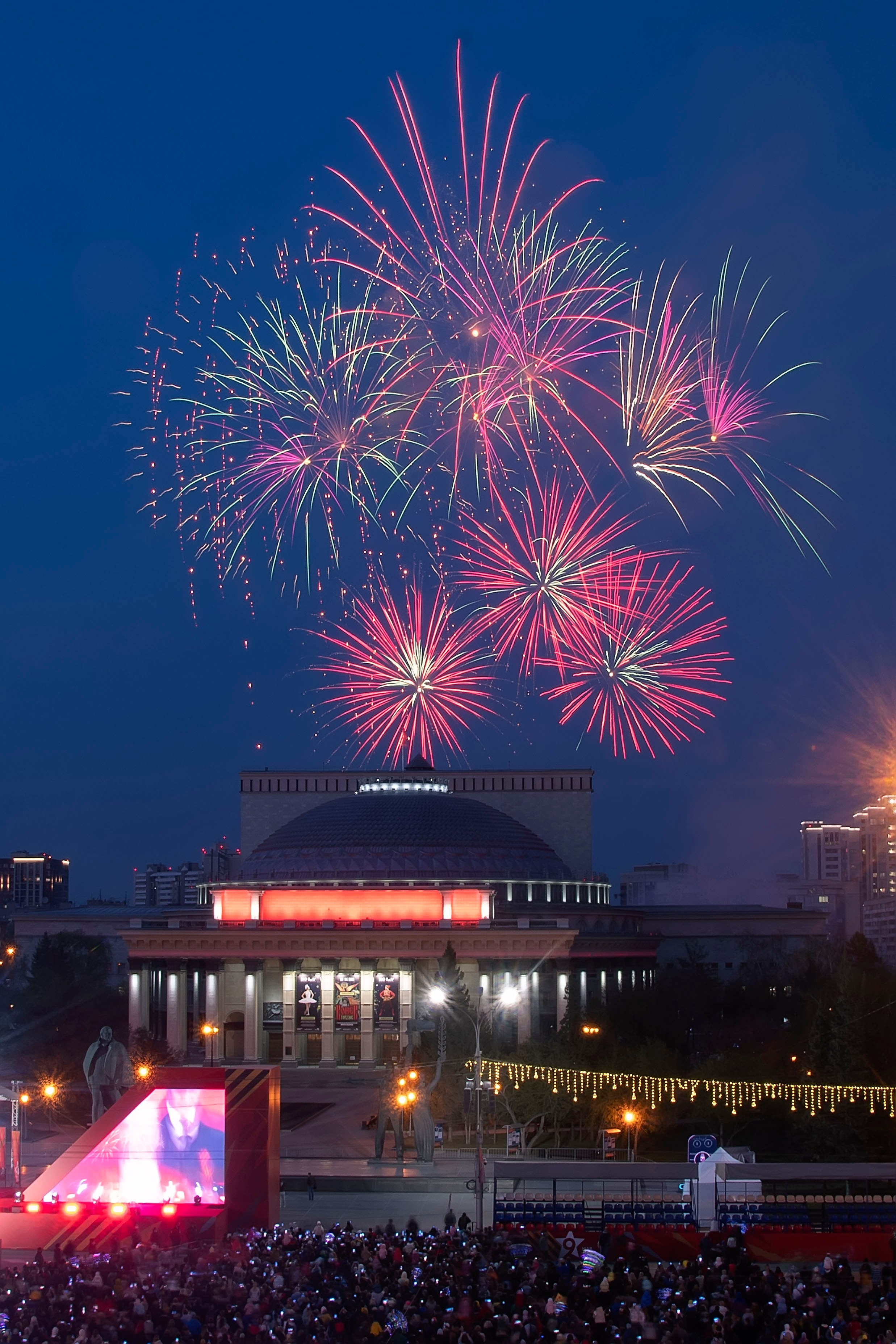 Город. Пейзаж. Природа. Салют. Репортажный и детский фотограф в Новосибирске