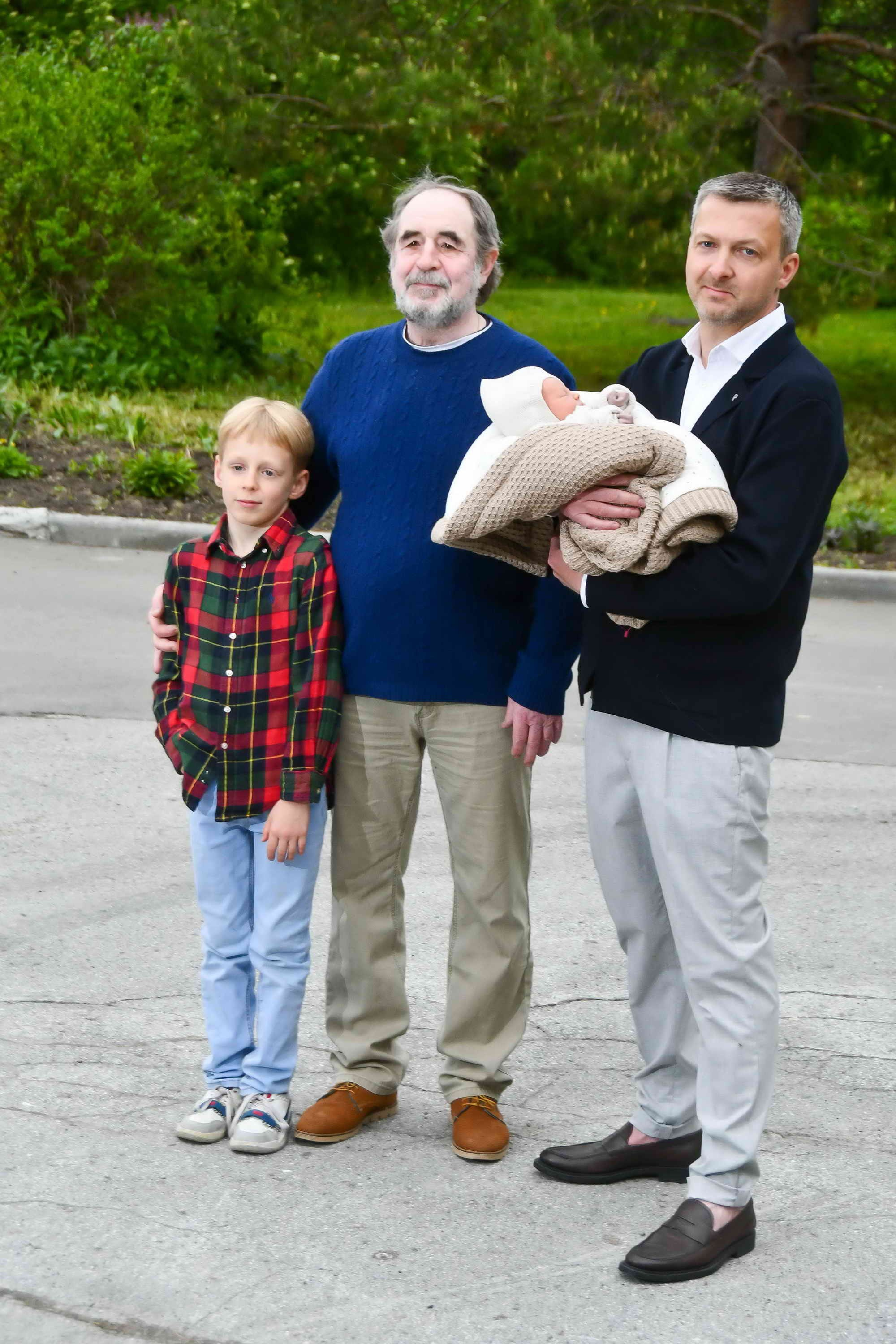 Выписка из роддома. Гуляния. Репортажный и детский фотограф в Новосибирске