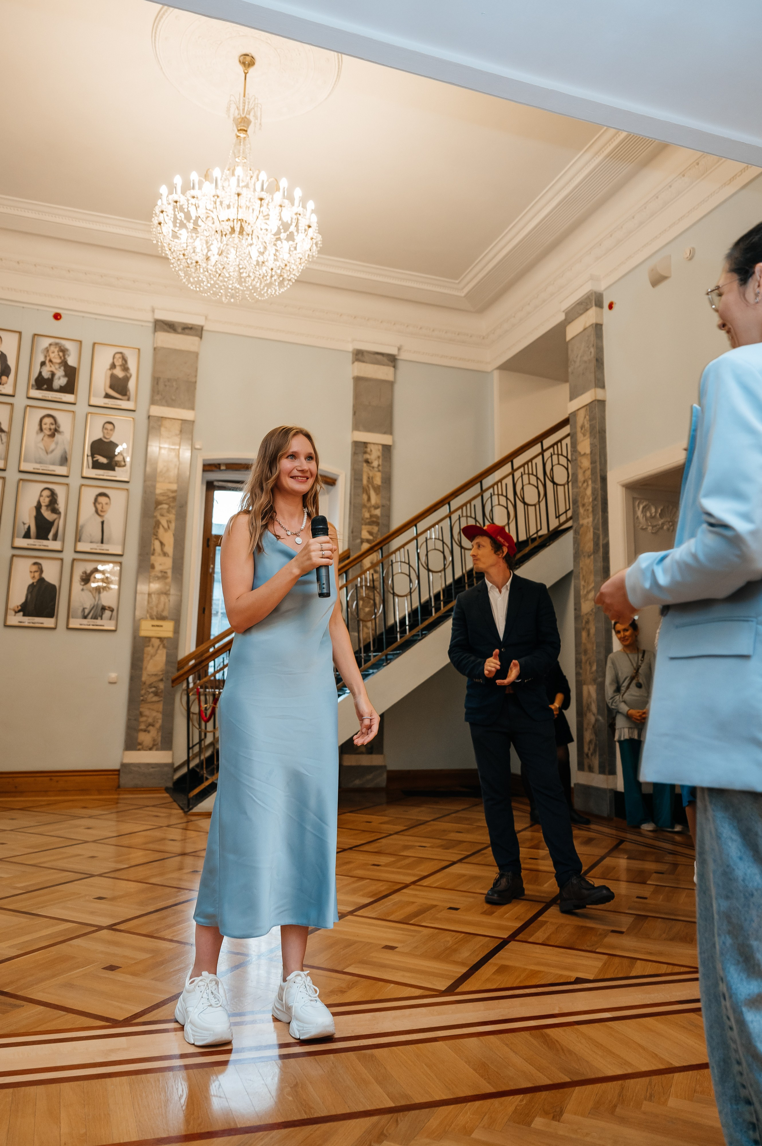 Открытие выставки Кати Васильевой в Молодежном театре. Wedding and family photographer USA