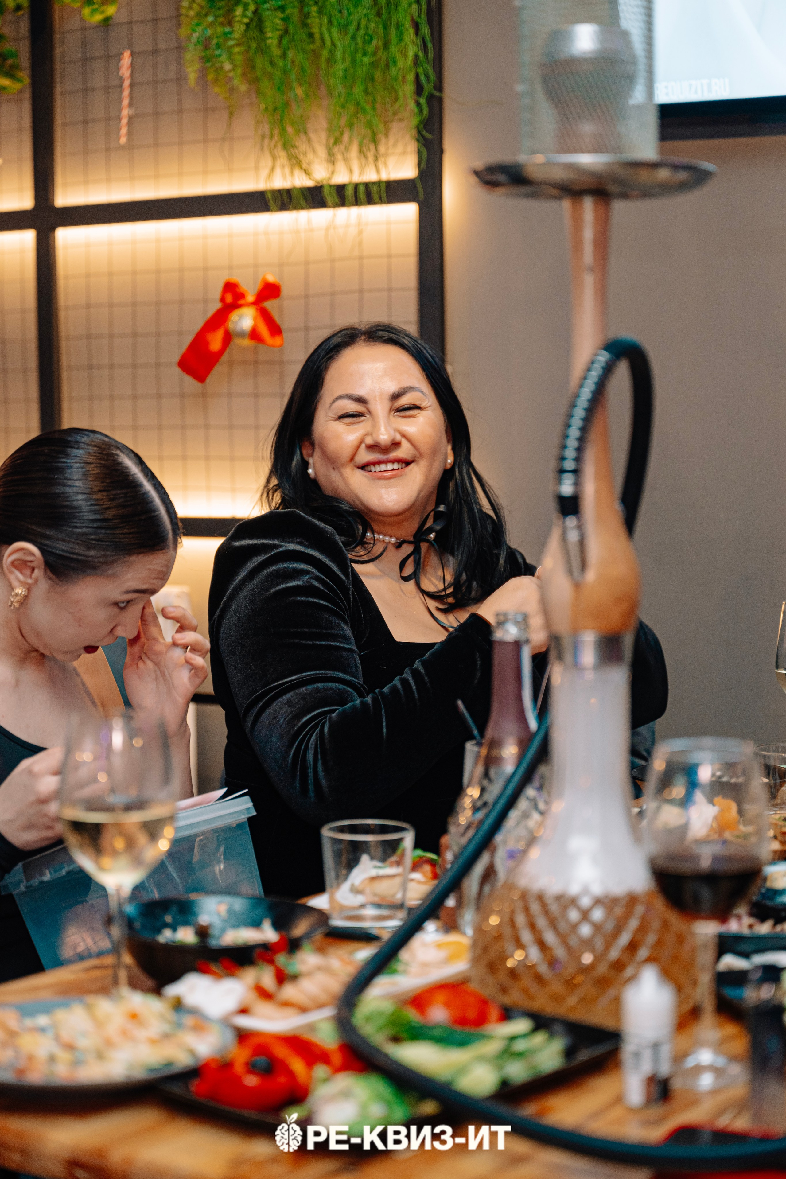 Реквизит — квиз в Зеленодольске и Волжске ZR cafe. Свадебный фотограф в Казани, и Зеленодольске Радик Мухаметов