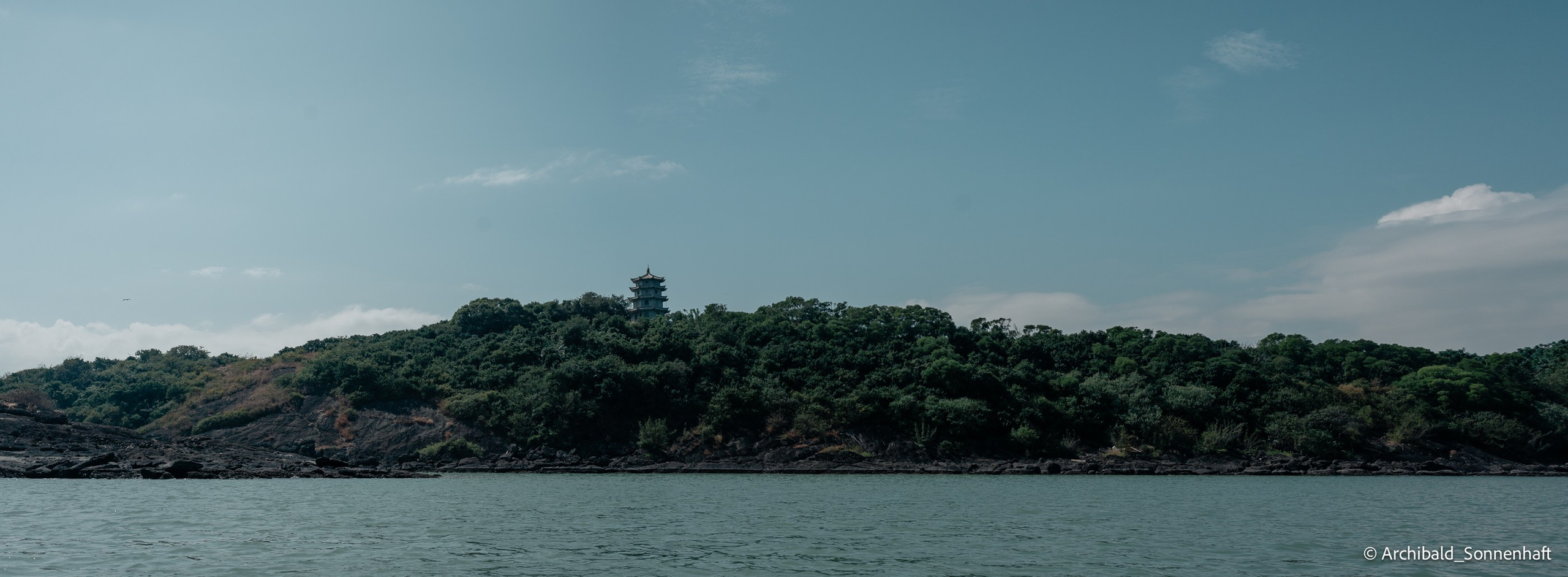 Kayaking in Huizhou, China. Photographer in Guangzhou, China. Archibald Sonnenhaft
