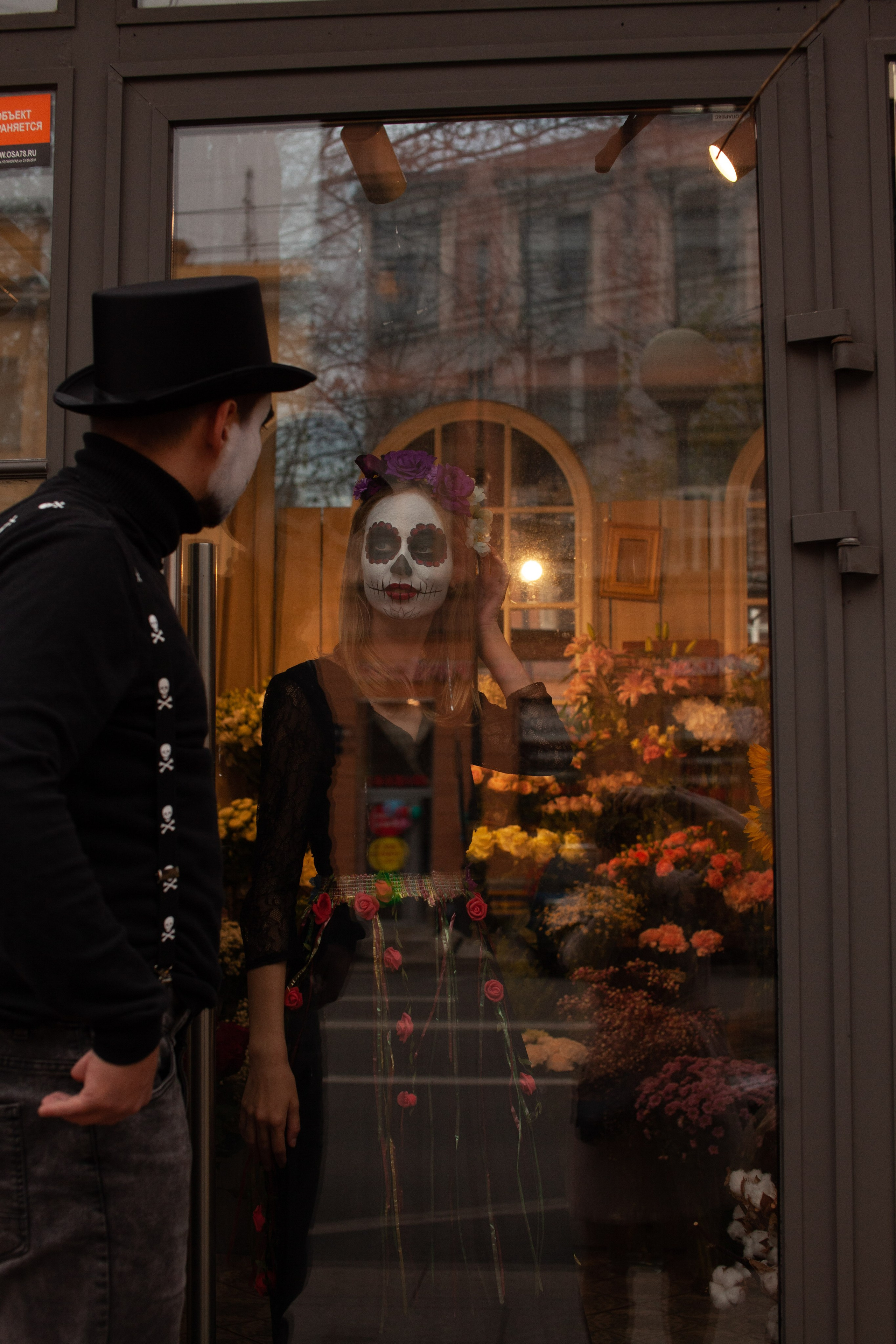 Хэллоуин. Двойняшки-фотографы Анна и Анастасия в Санкт-Петербурге