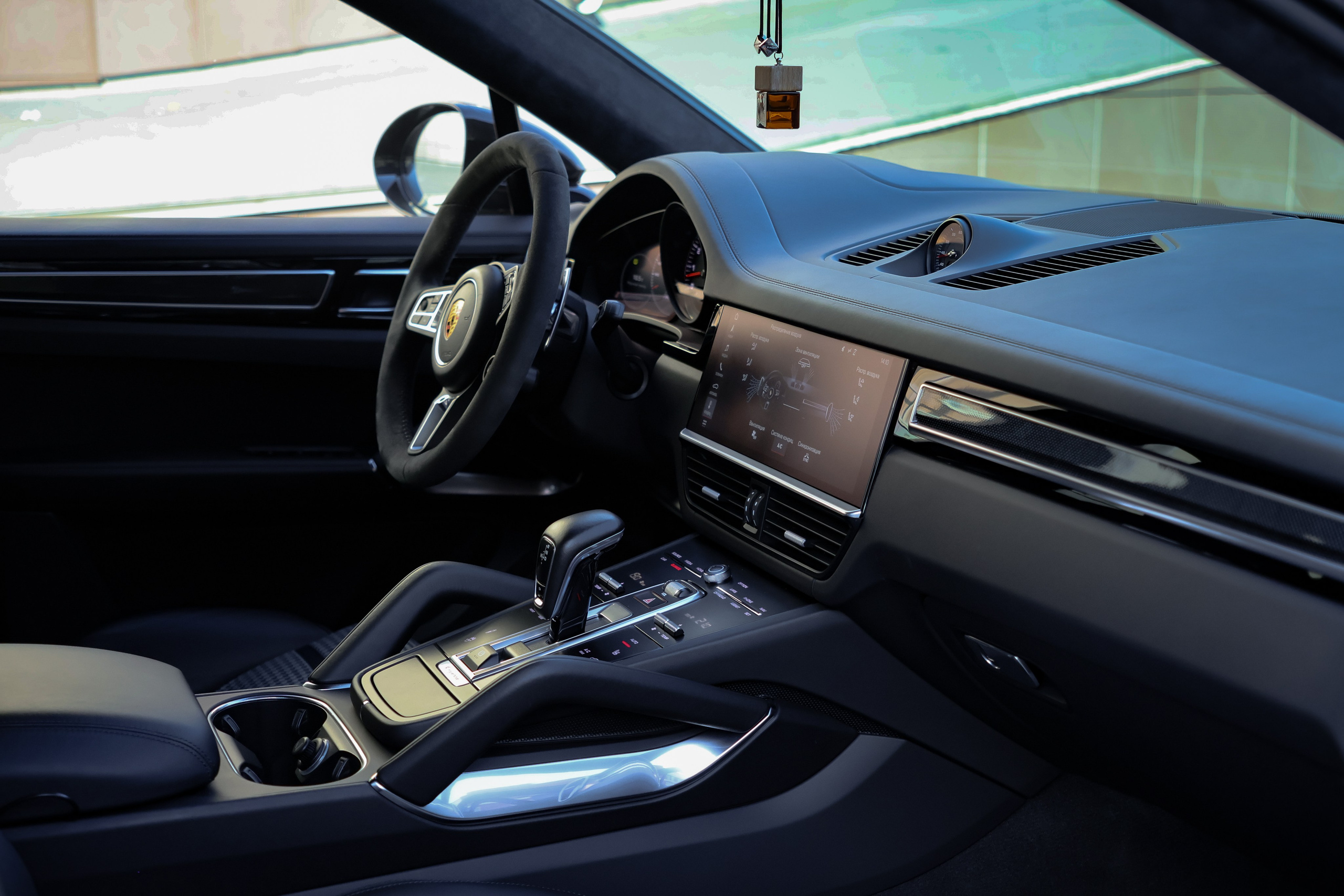 Porsche Cayenne Turbo. Photo-nk