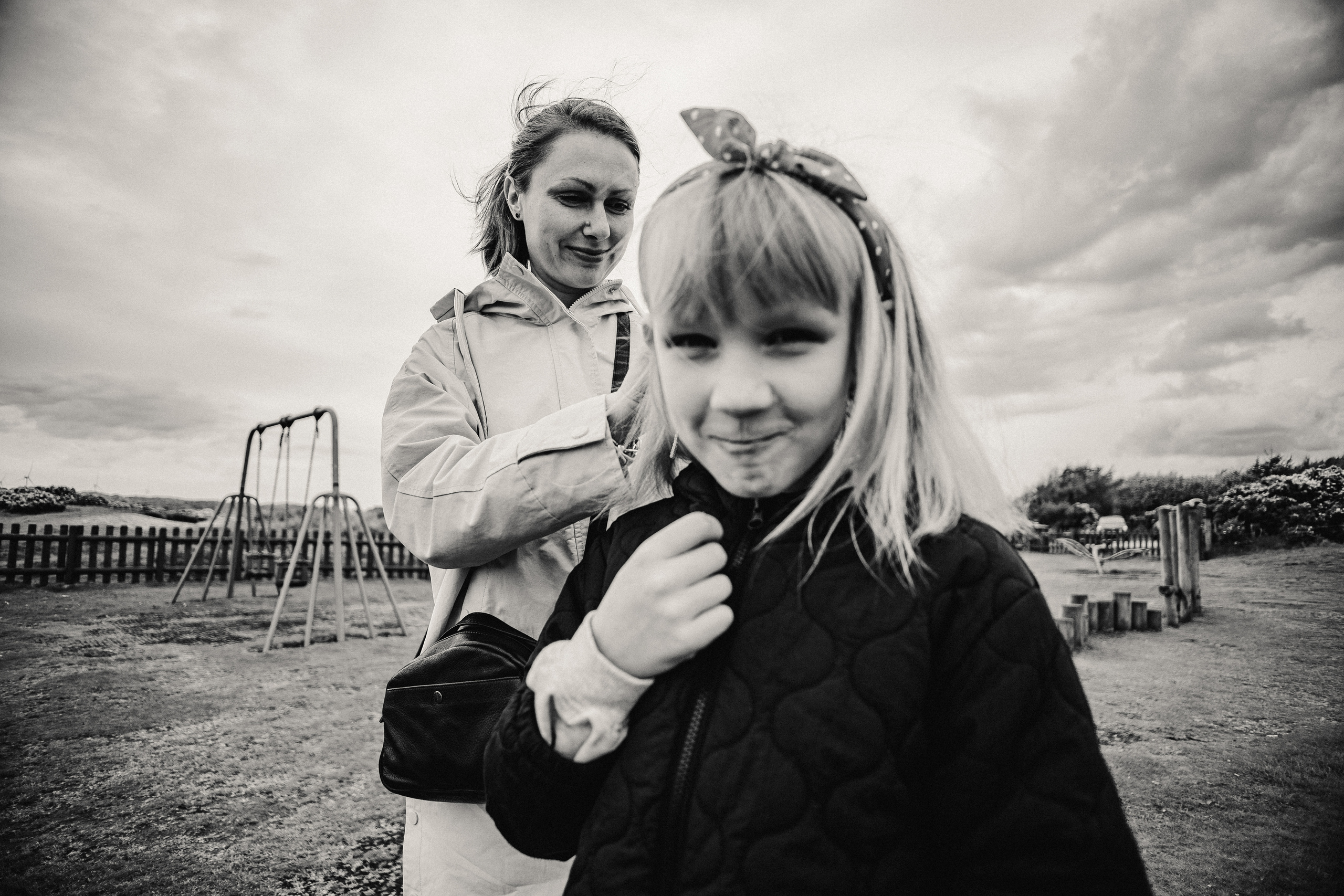 Family on the Balmedee Beach Aberdeen. Family and kids photographer in Aberdeen UK Lyubov Popova