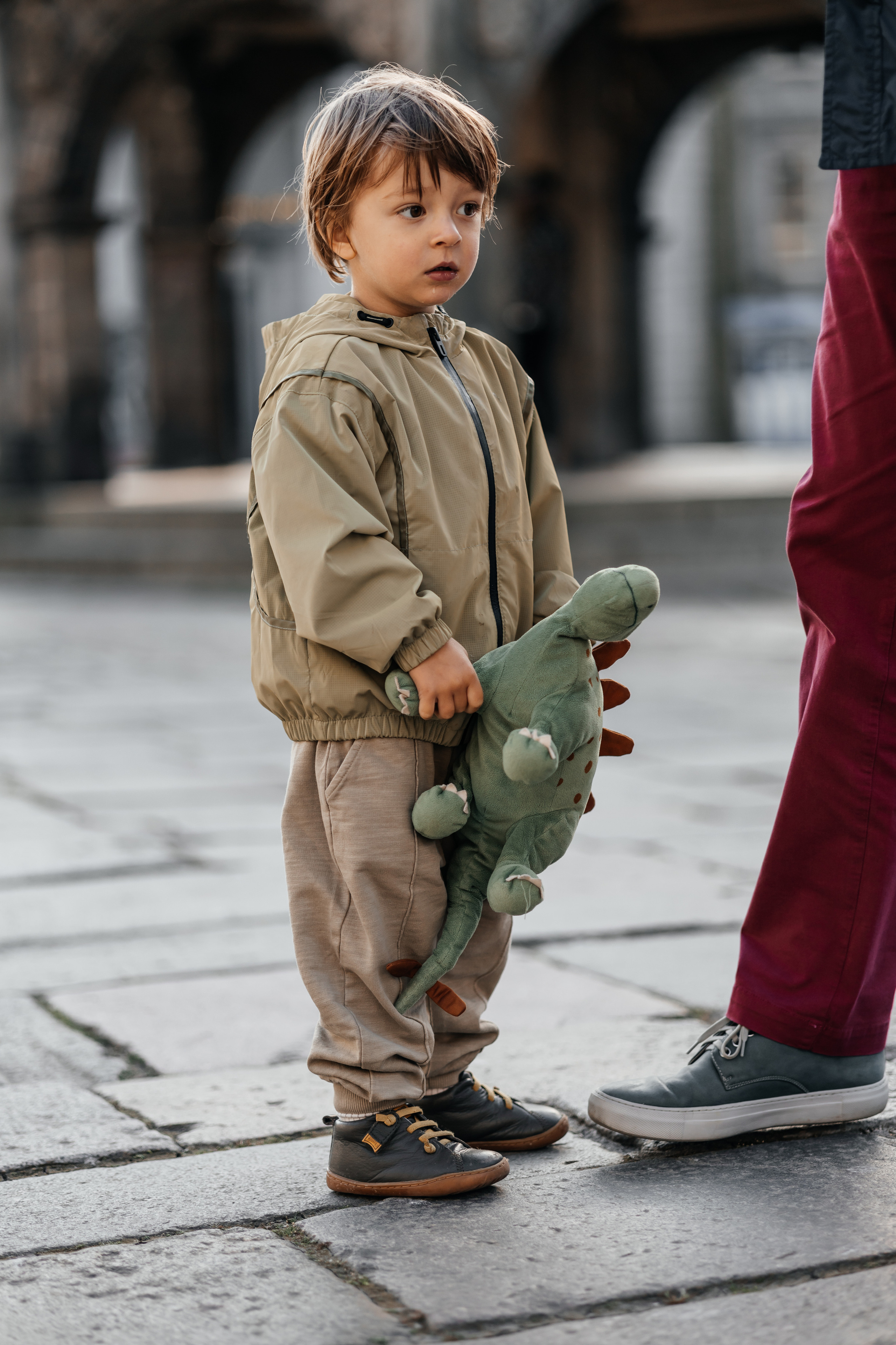 Walking with kids. Family and kids photographer in Aberdeen UK Lyubov Popova