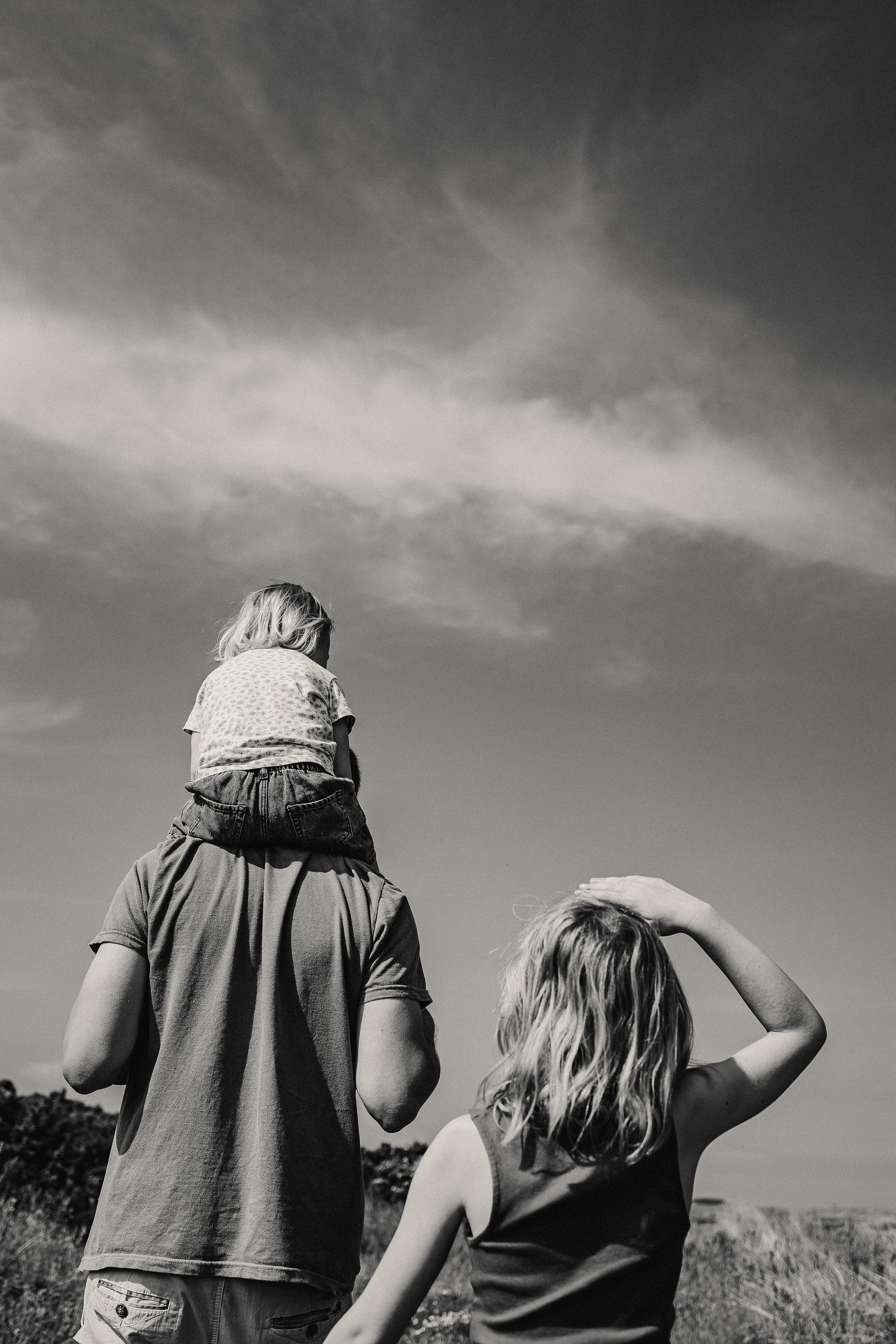 Walking with kids. Family and kids photographer in Aberdeen UK Lyubov Popova