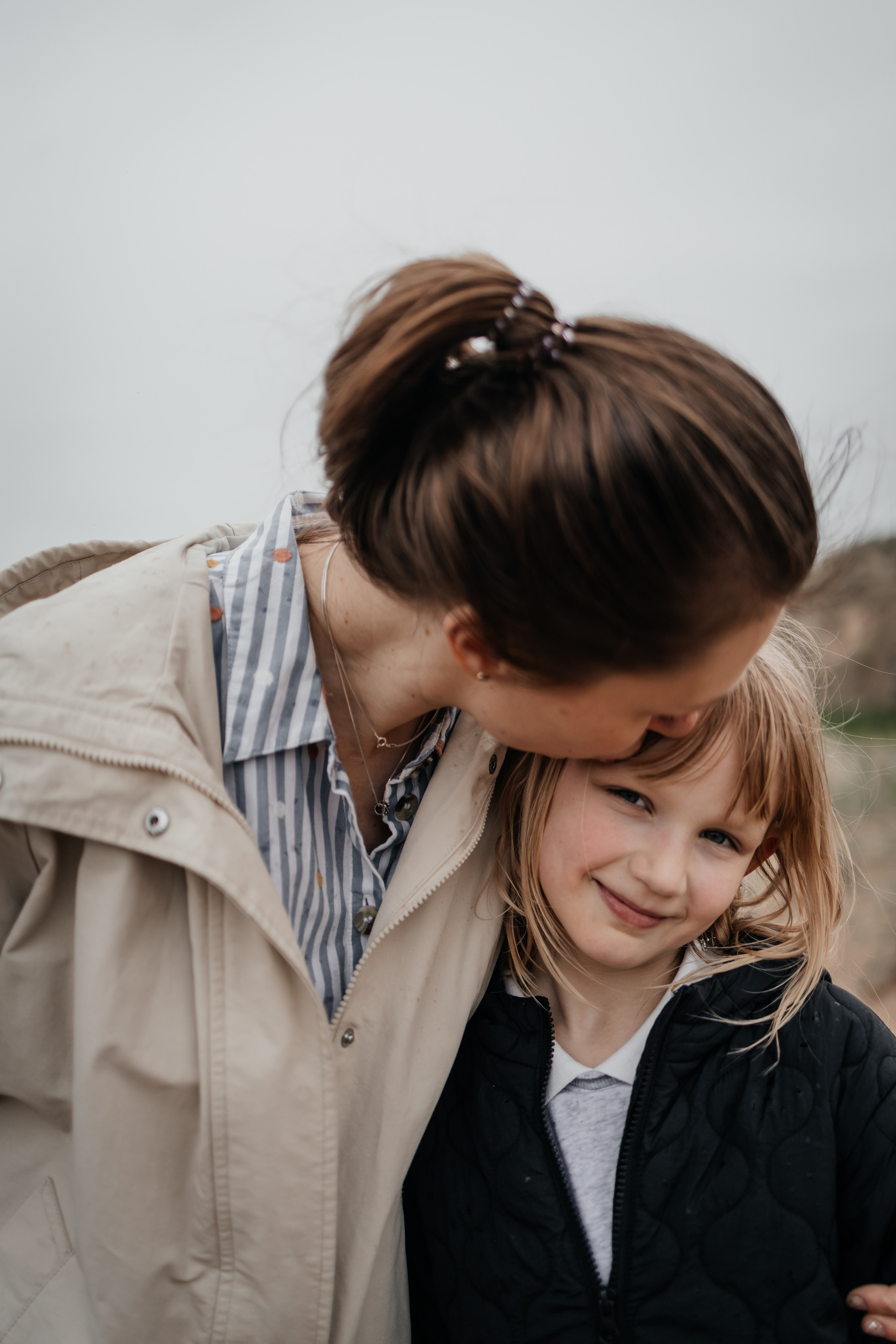 Family on the Balmedee Beach Aberdeen. Family and kids photographer in Aberdeen UK Lyubov Popova