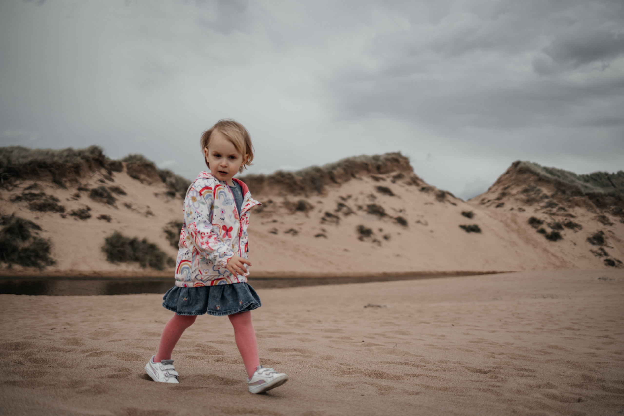 Family on the Balmedee Beach Aberdeen. Family and kids photographer in Aberdeen UK Lyubov Popova