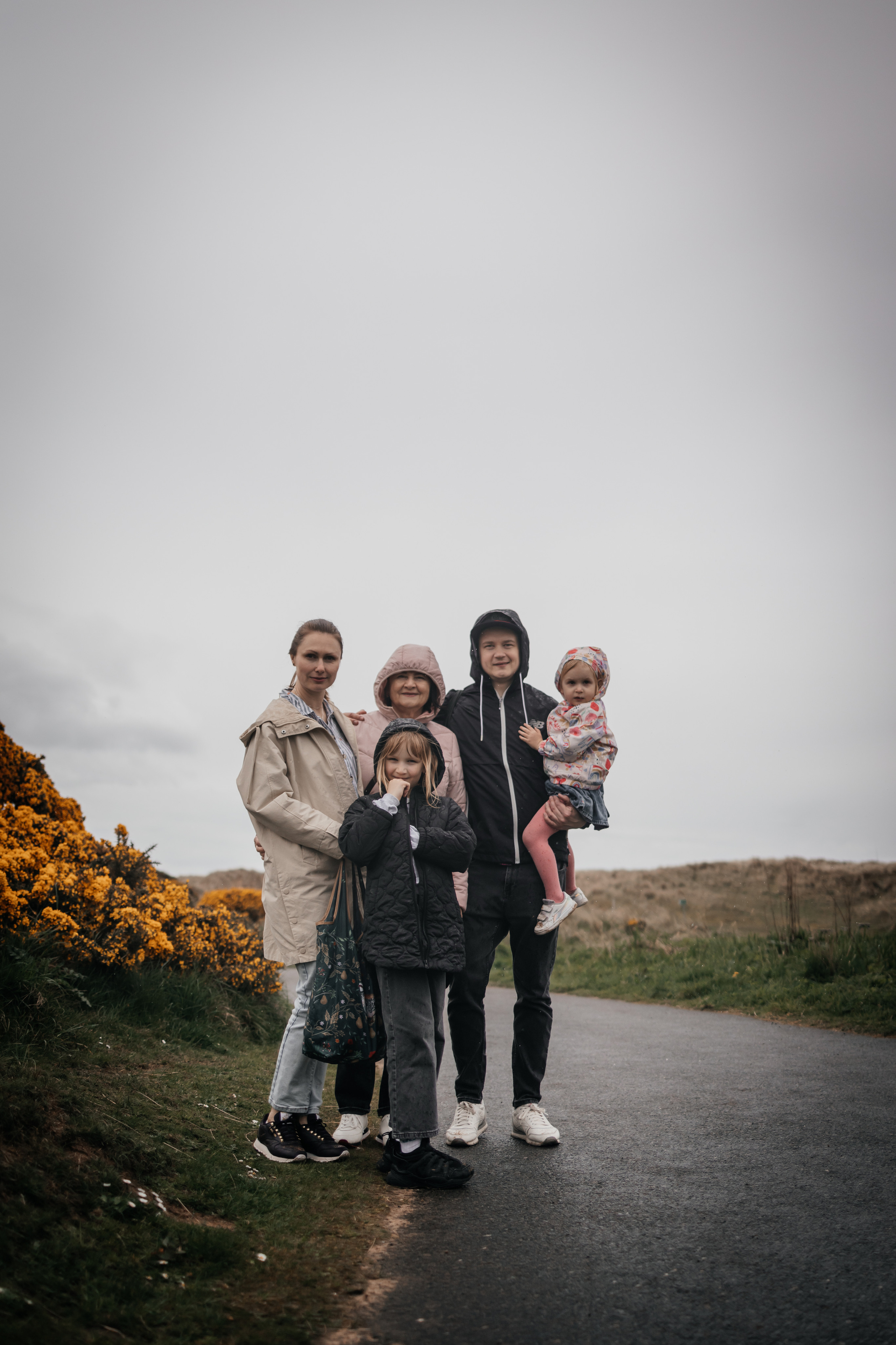 Family on the Balmedee Beach Aberdeen. Family and kids photographer in Aberdeen UK Lyubov Popova