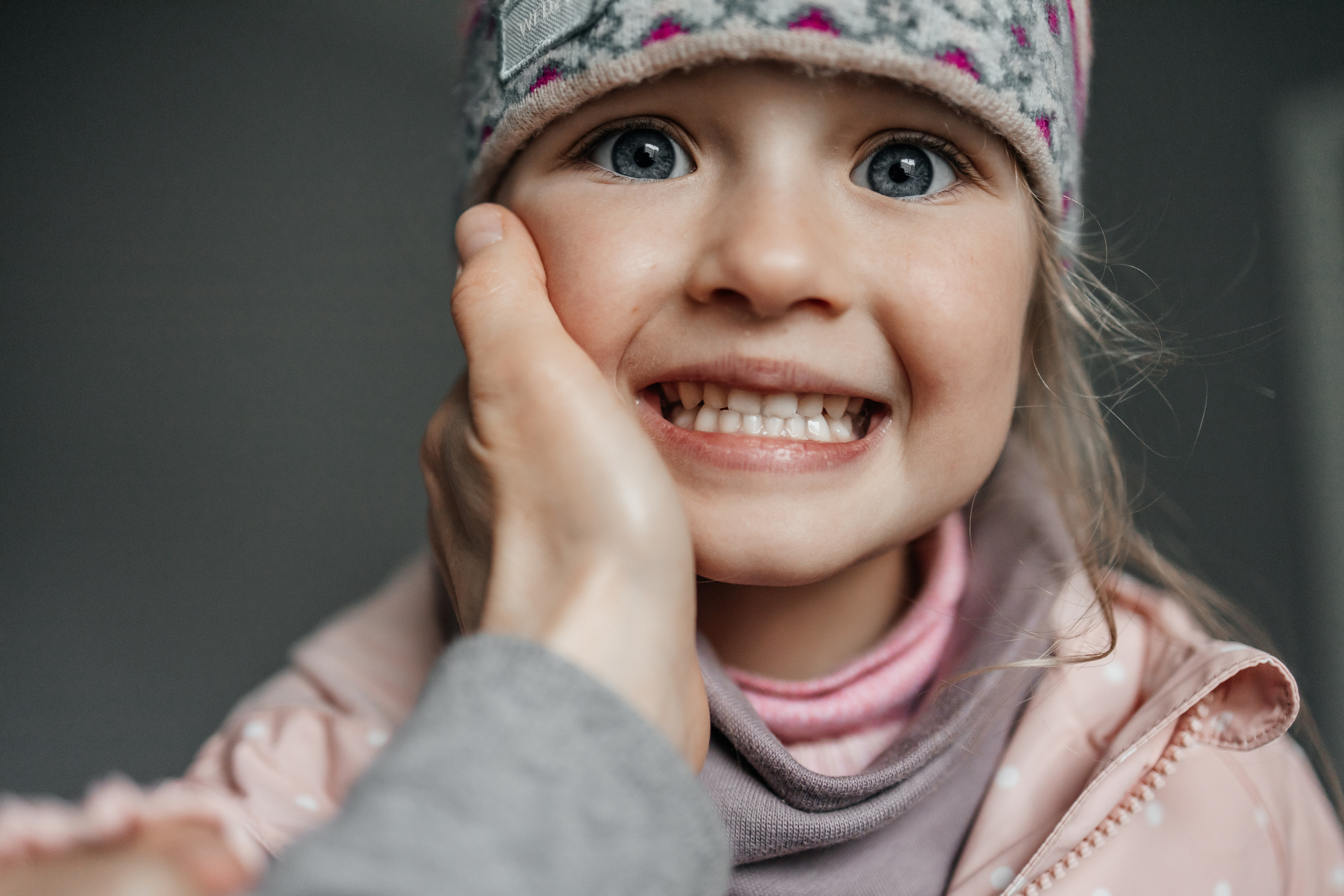 Walking with kids. Family and kids photographer in Aberdeen UK Lyubov Popova