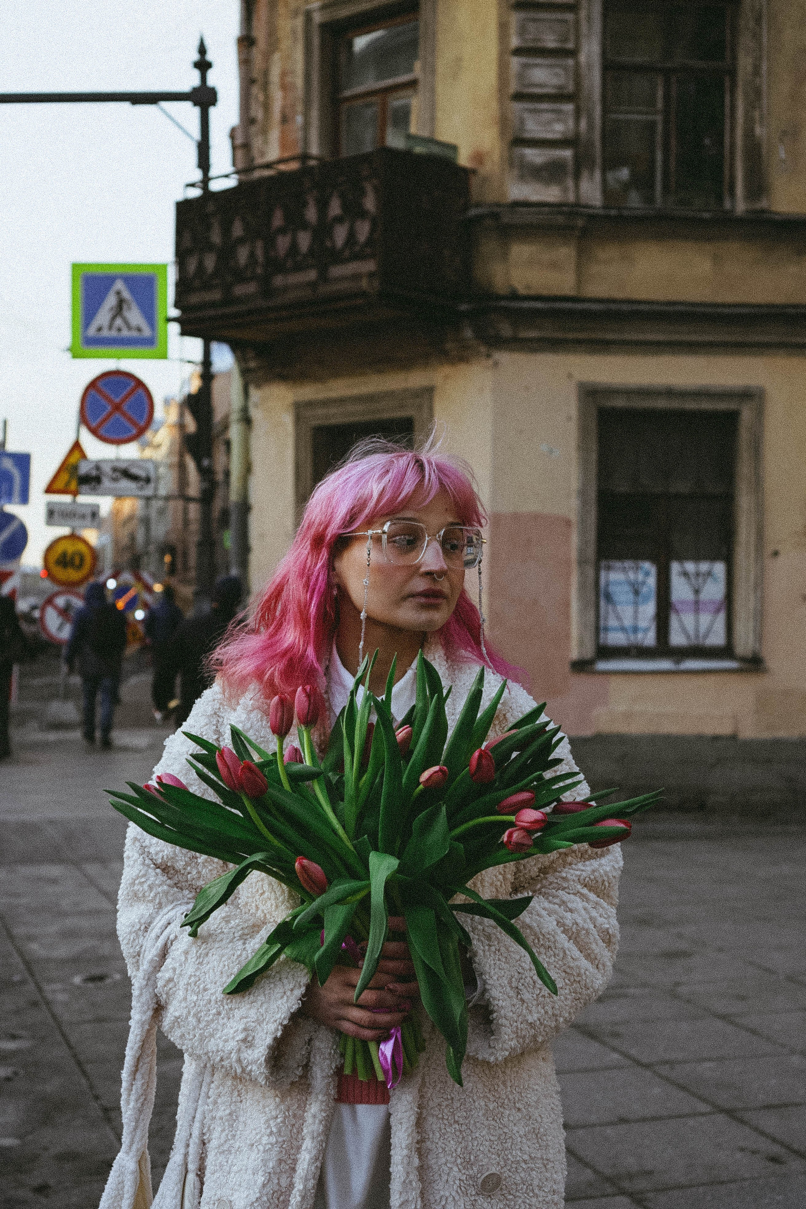 Прогулочная фотосессия с тюльпанами. Профессиональный фотограф, Санкт-Петербург — Виктория Богомолова