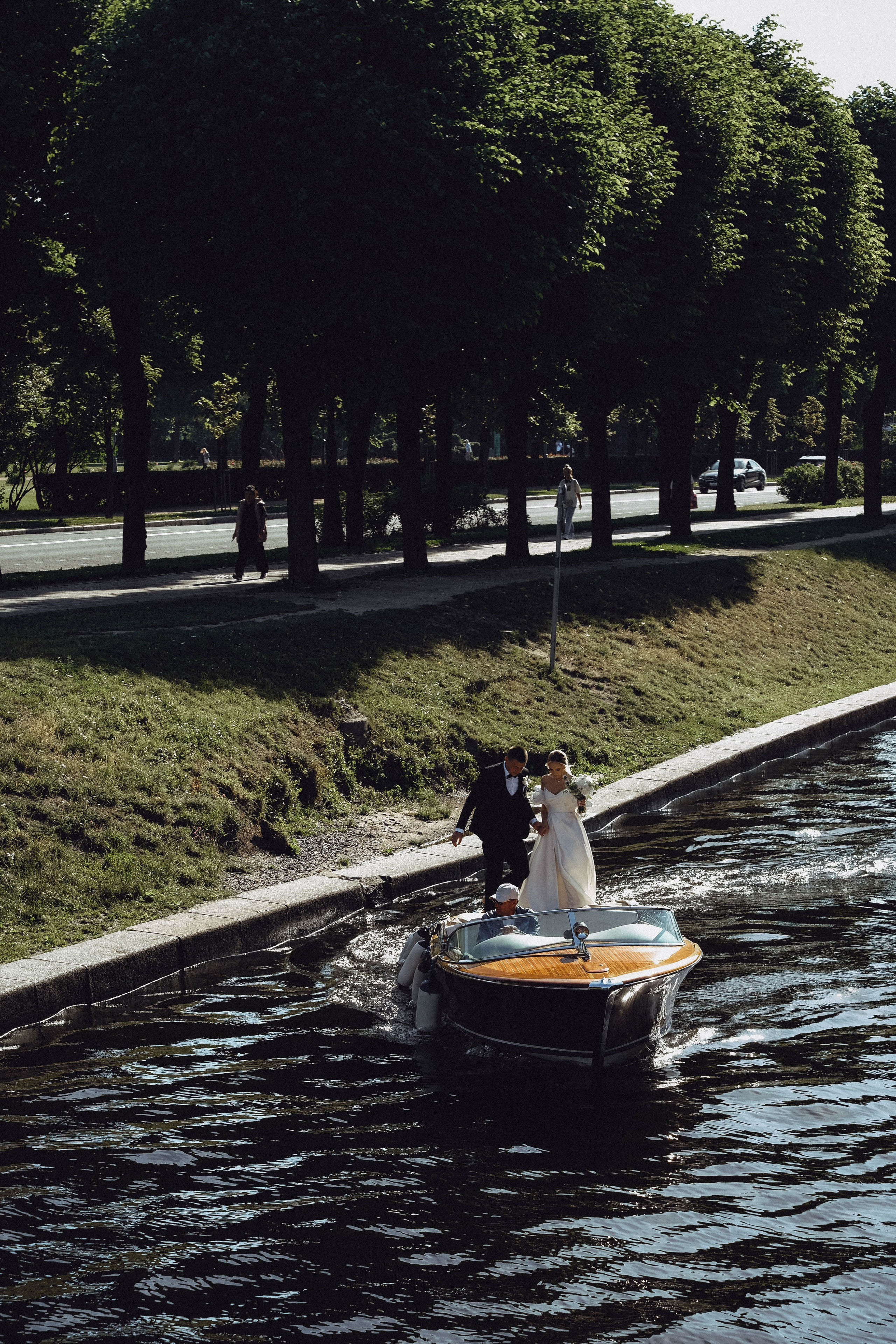 СВАДЕБГНАЯ ПРОГУЛКА ПО КАНАЛ САНКТ-ПЕТЕРБУРГА НА КАТЕРЕ. Профессиональный фотограф, Санкт-Петербург — Виктория Богомолова