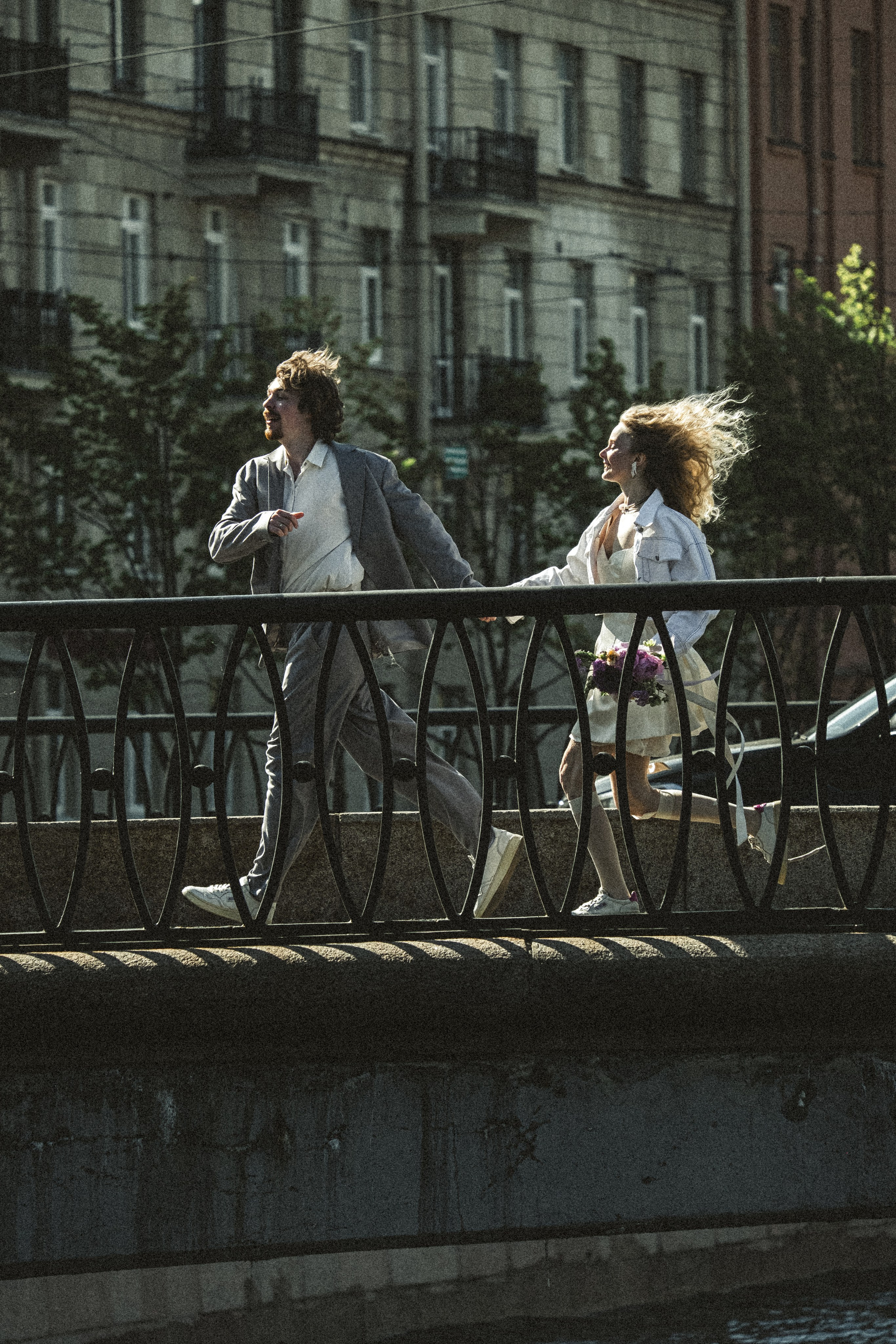 СВАДЕБНАЯ ПРОГУЛКА ПО ПЕТРОГРАДКЕ ВЕСНОЙ. СВАДЕБНАЯ ФОТОСЕССИИЯ НА ПЕТРОГРАДКЕ. Профессиональный фотограф, Санкт-Петербург — Виктория Богомолова
