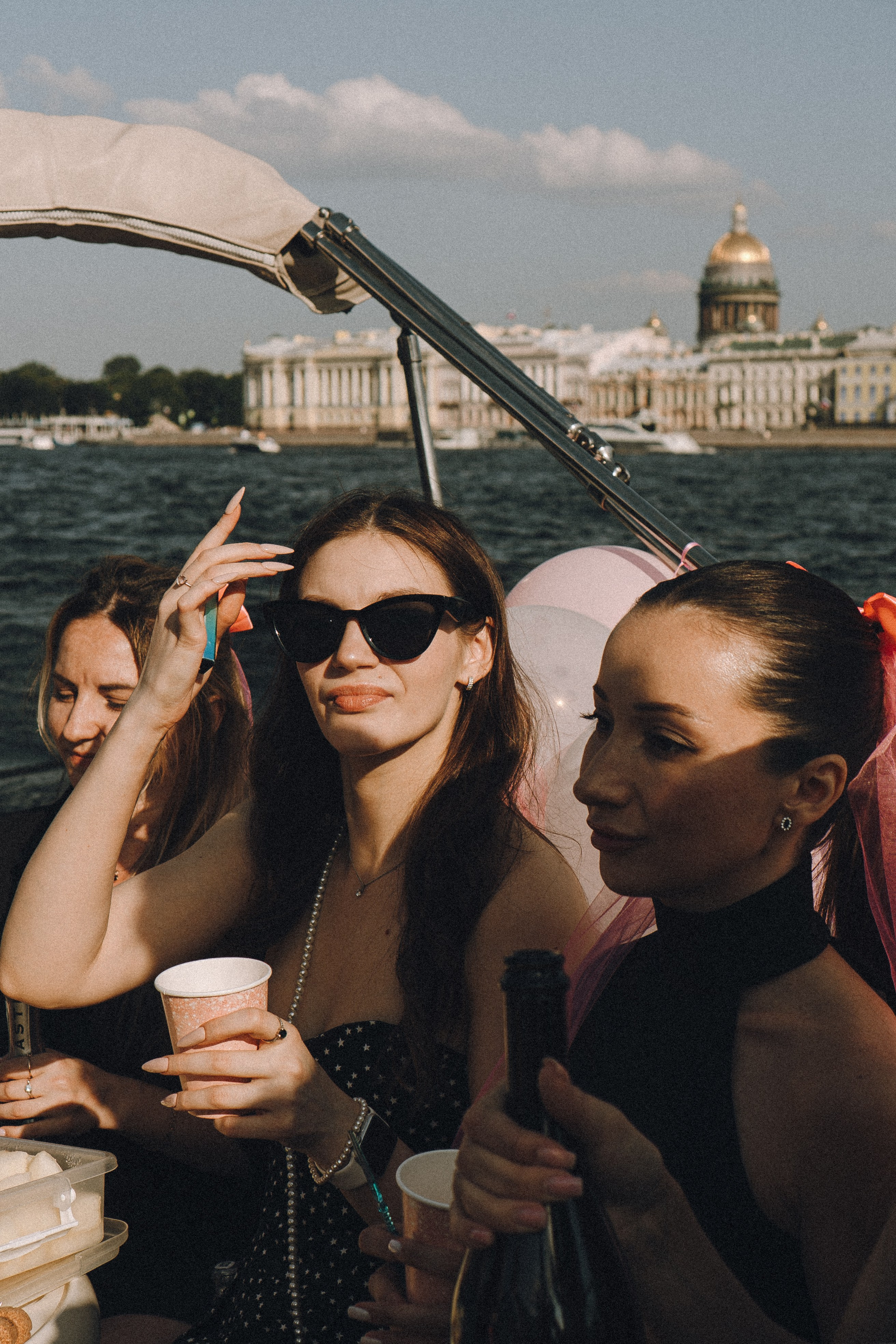 ДЕВИЧНИК НА КАТЕРЕ. Профессиональный фотограф, Санкт-Петербург — Виктория Богомолова