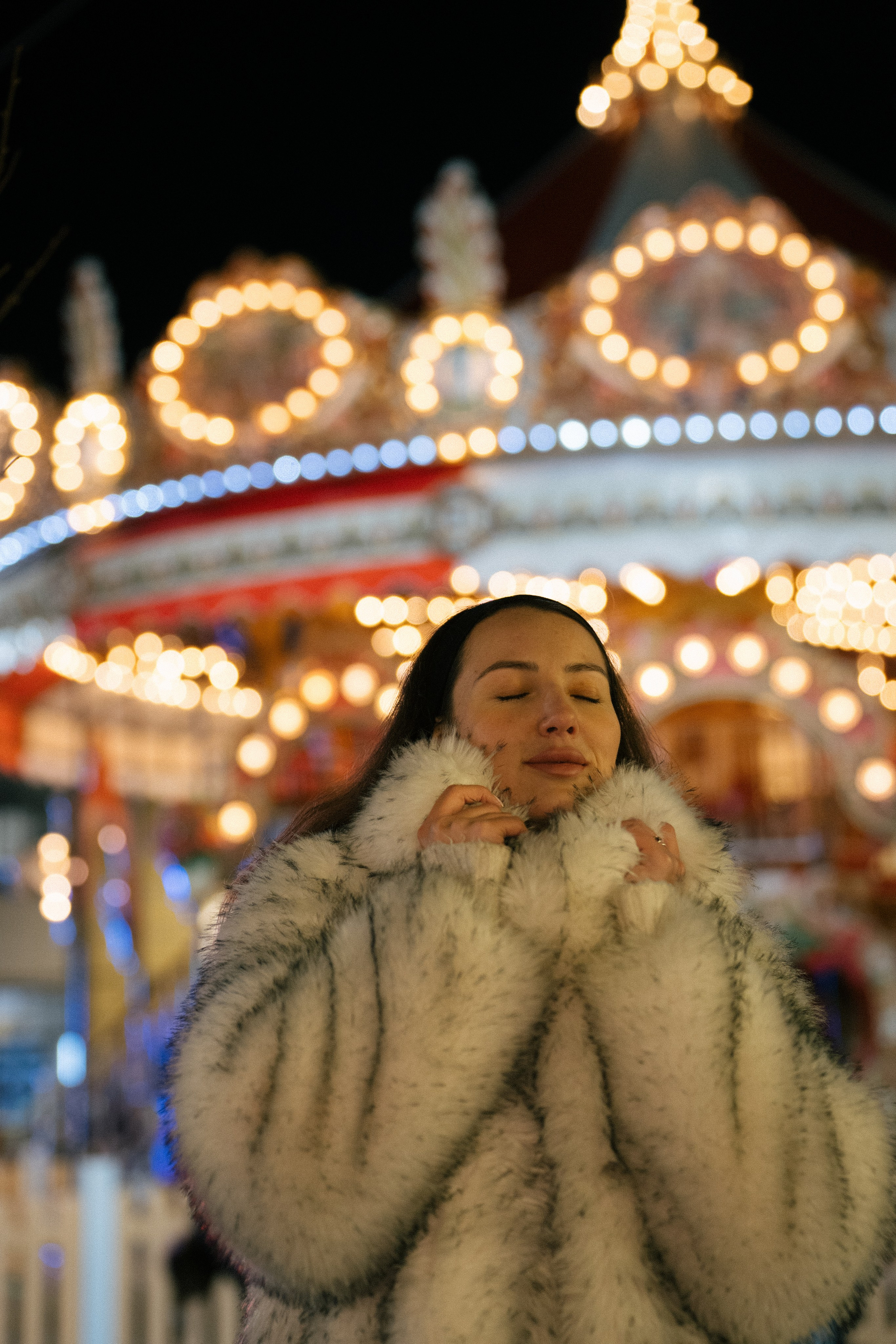ПРОГУЛКА НА МАНЕЖНОЙ ПЛОЩАДИ ДЛЯ ДЕВУШКИ ПЕРЕД НОВЫМ ГОДОМ (НОВОГОДНЯЯ ФОТОСЕССИИЯ НА МАНЕЖНОЙ ПЛОЩАДИ). Профессиональный фотограф, Санкт-Петербург — Виктория Богомолова