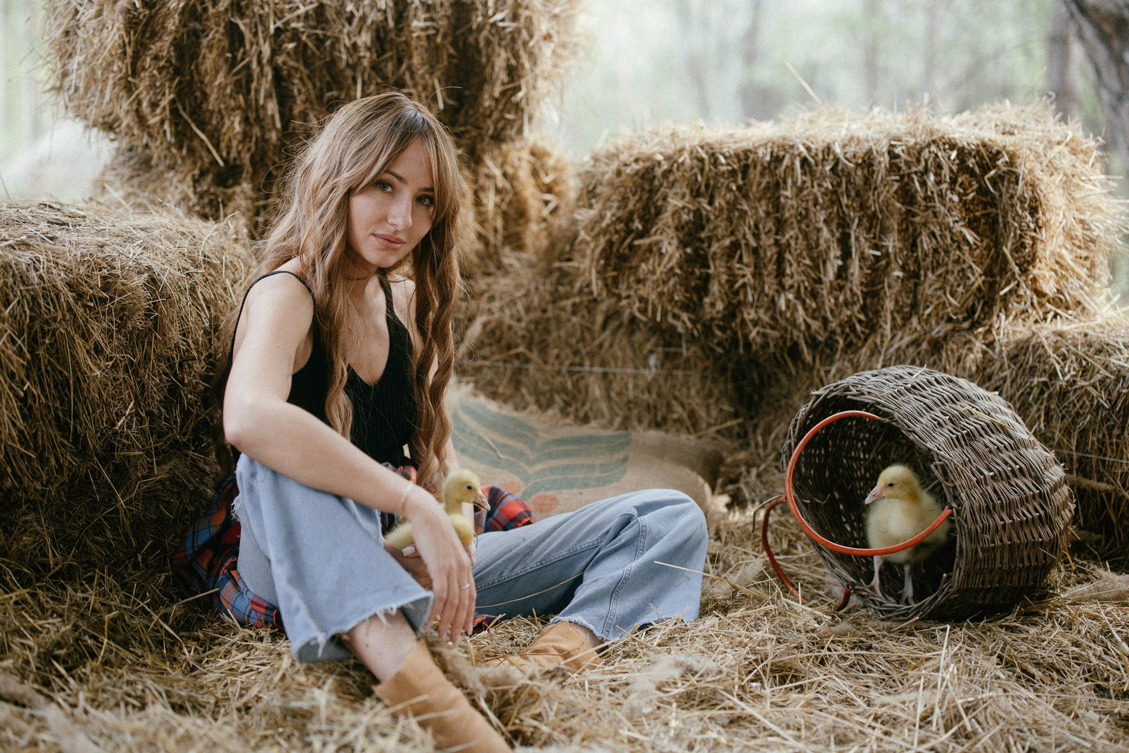 Сеновал — деревенский уголок для ваших фотосессий в Зачарованном саду, Екатеринбург. Фотостудия «Зачарованный Сад» в 20 минутах от центра Екатеринбурга